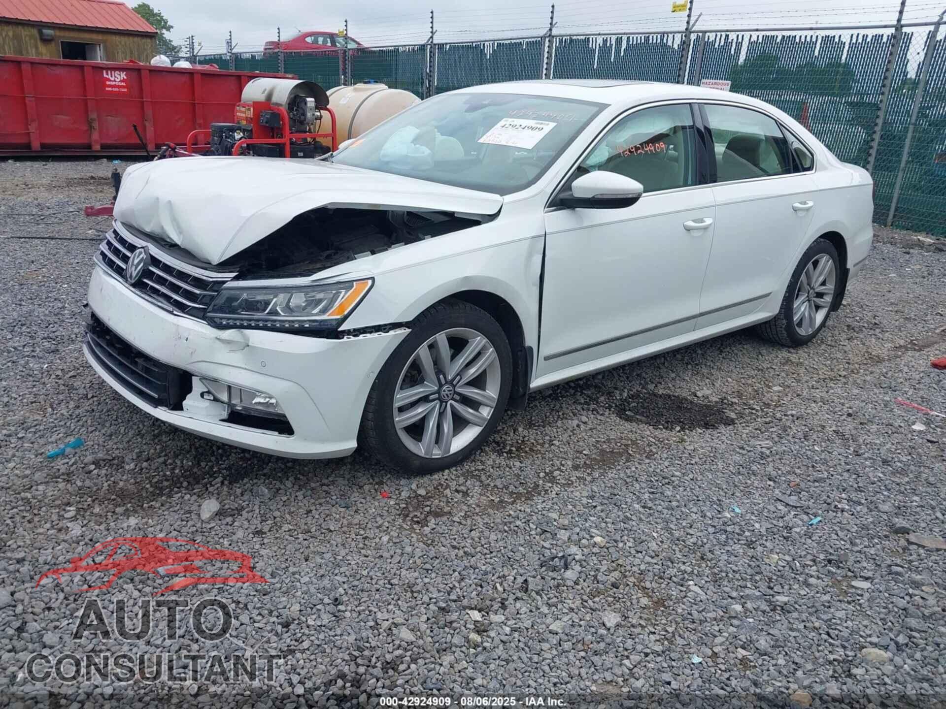 VOLKSWAGEN PASSAT 2017 - 1VWCT7A33HC054597