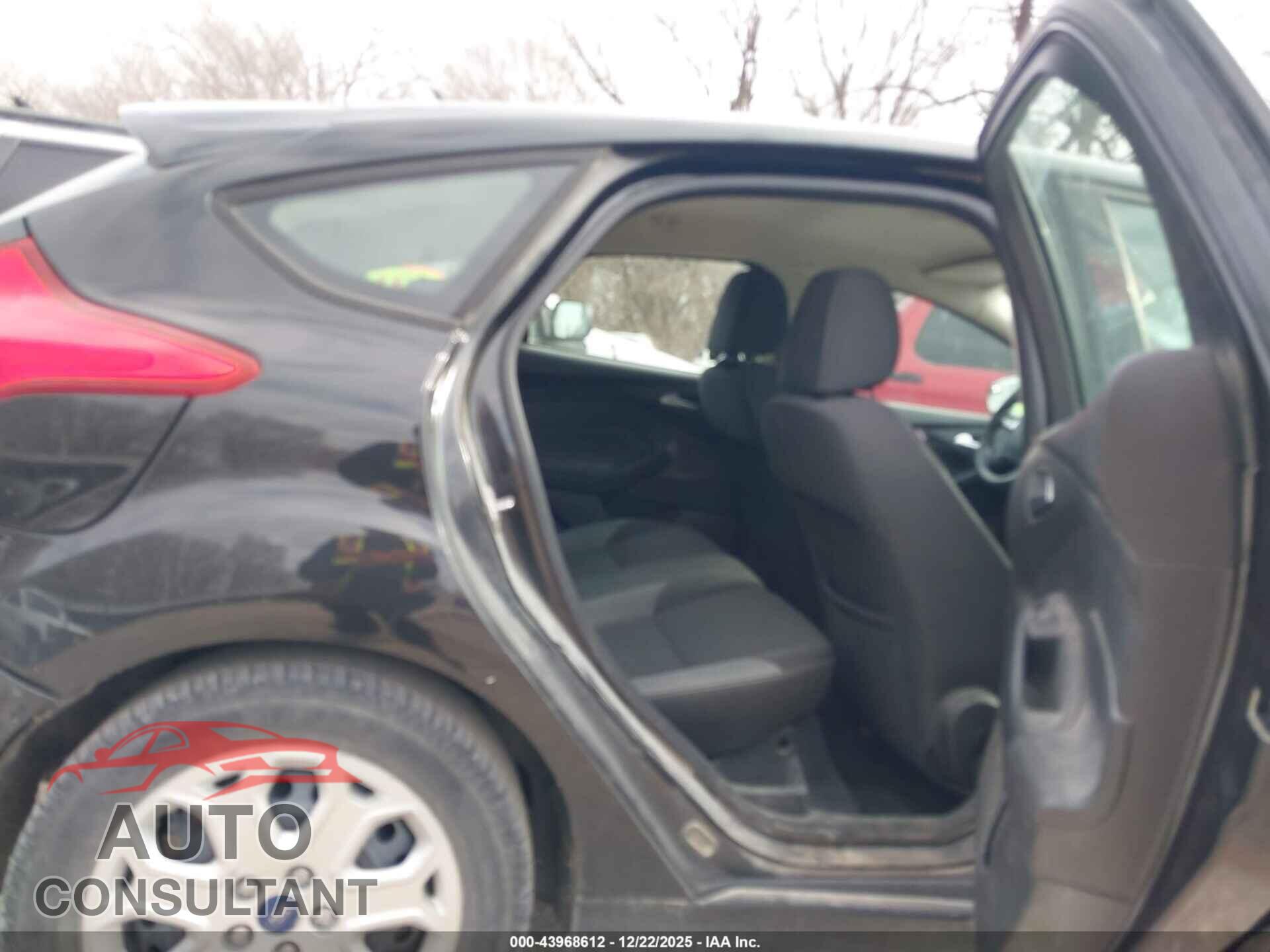FORD FOCUS 2012 - 1FAHP3K28CL450406