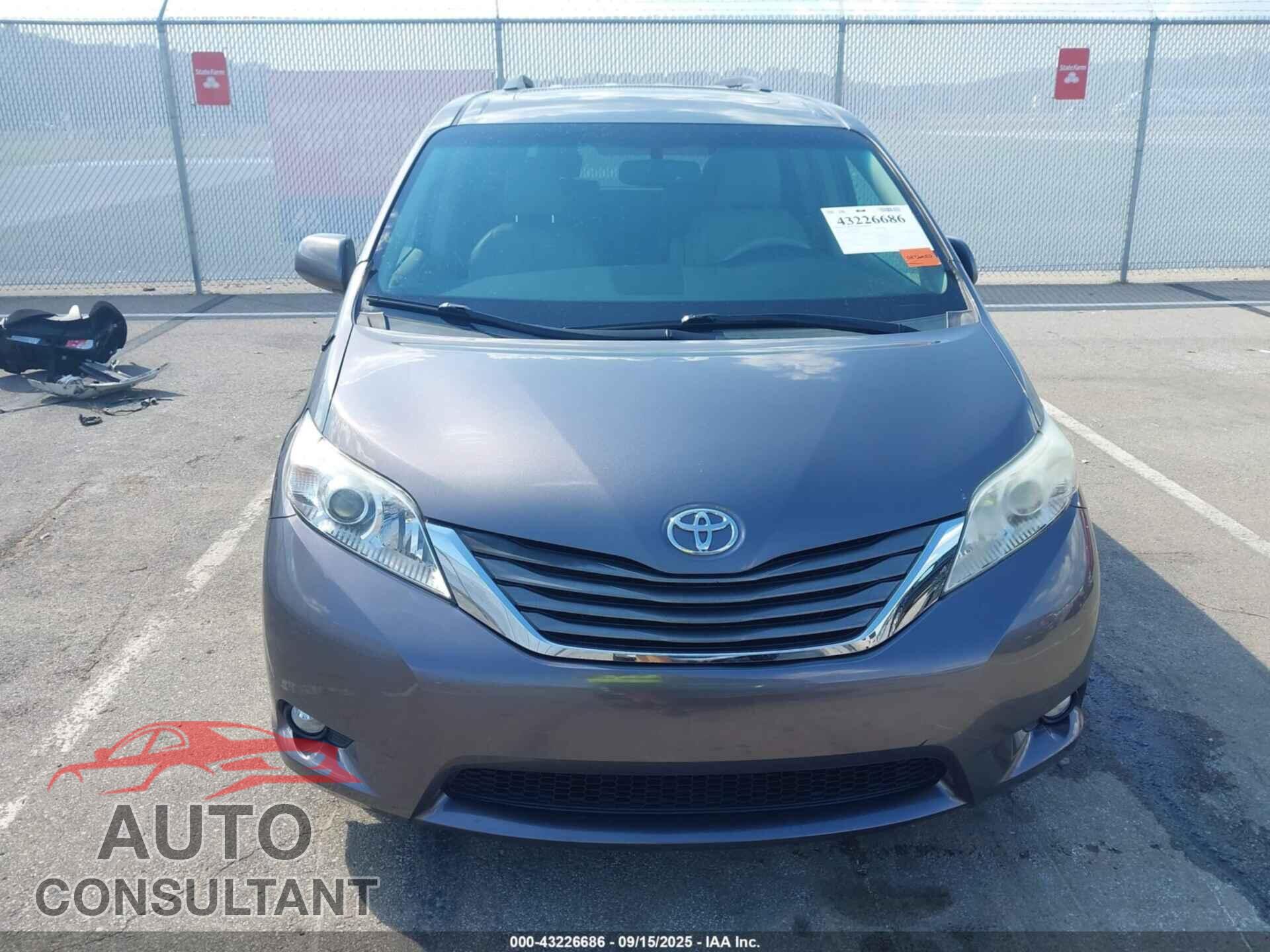 TOYOTA SIENNA 2011 - 5TDYK3DC1BS030854