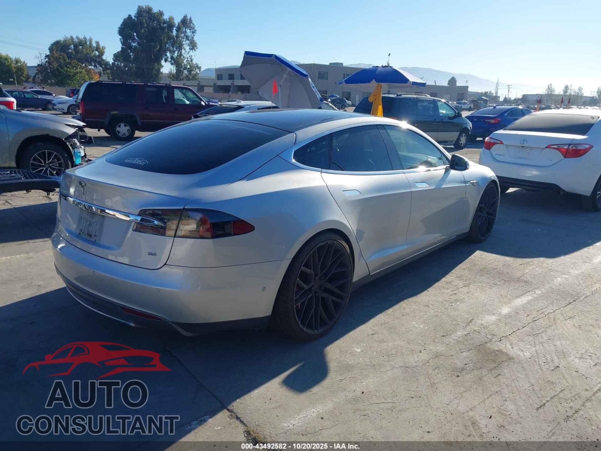 TESLA MODEL S 2014 - 5YJSA1H17EFP41117