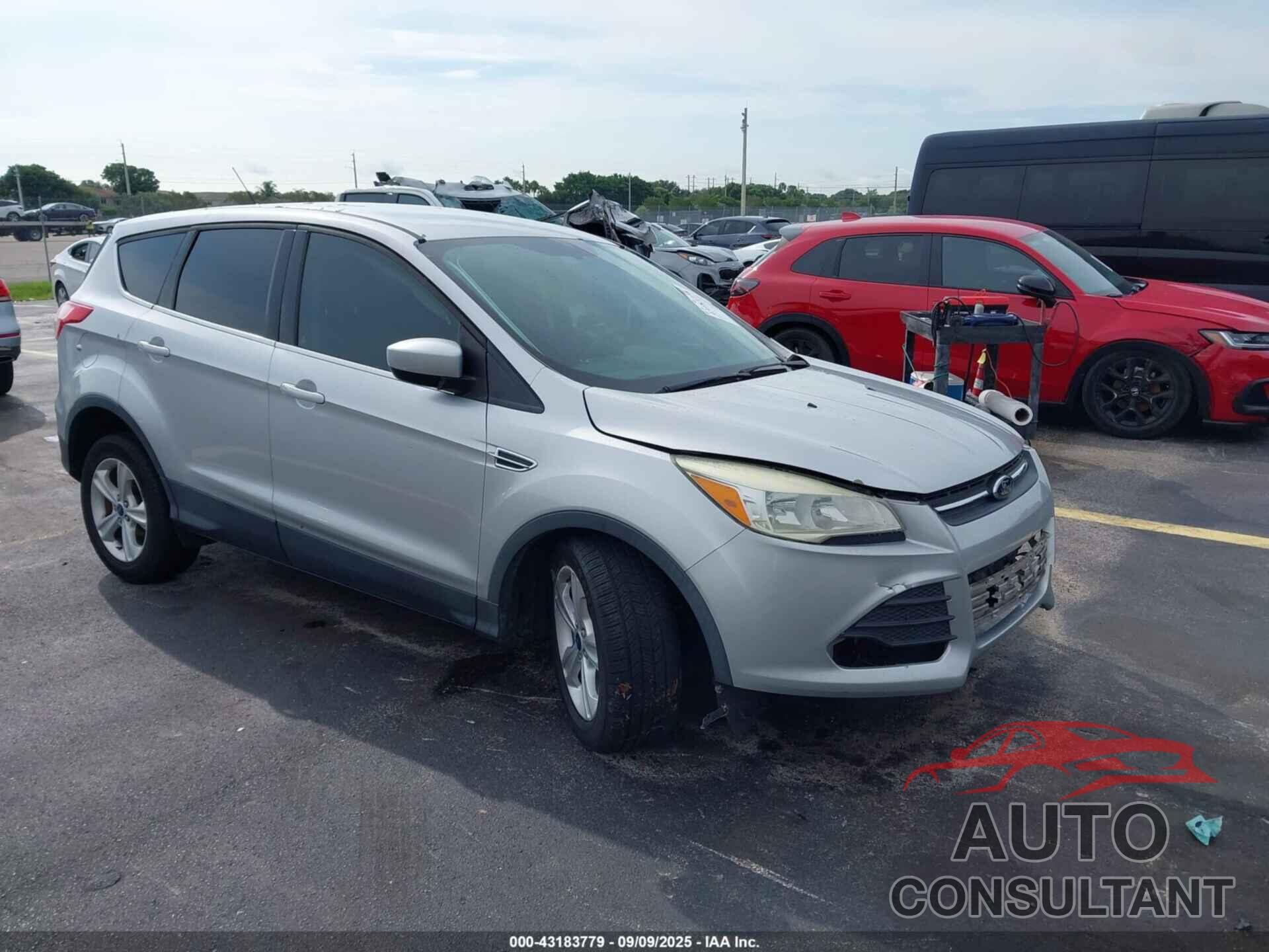 FORD ESCAPE 2015 - 1FMCU0G77FUB36482