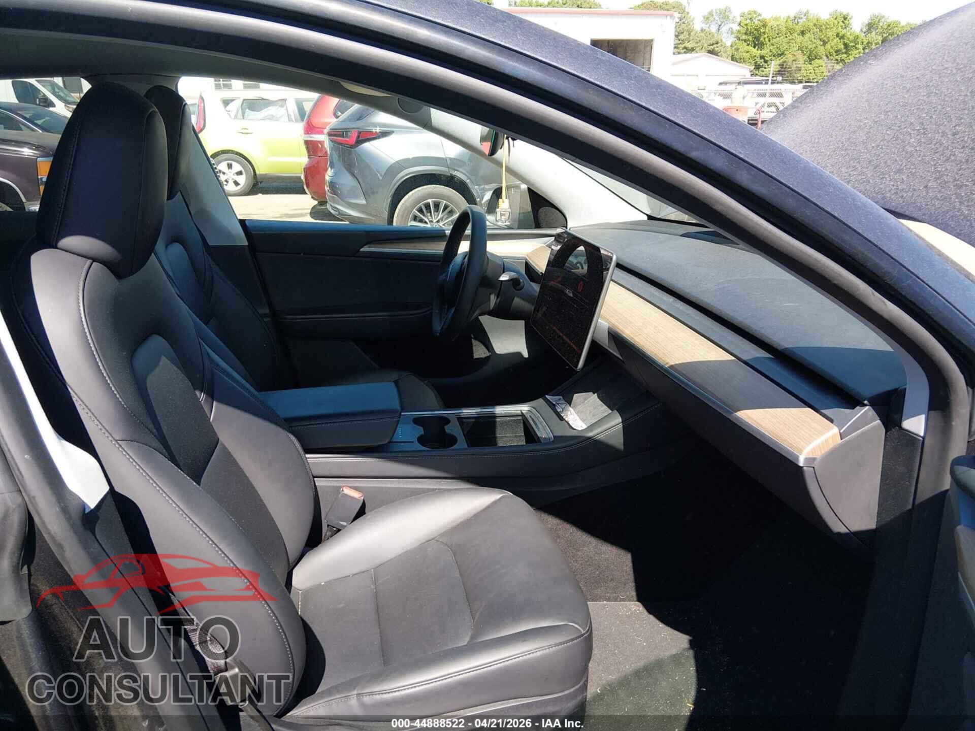 TESLA MODEL Y 2024 - 7SAYGDED3RA332000