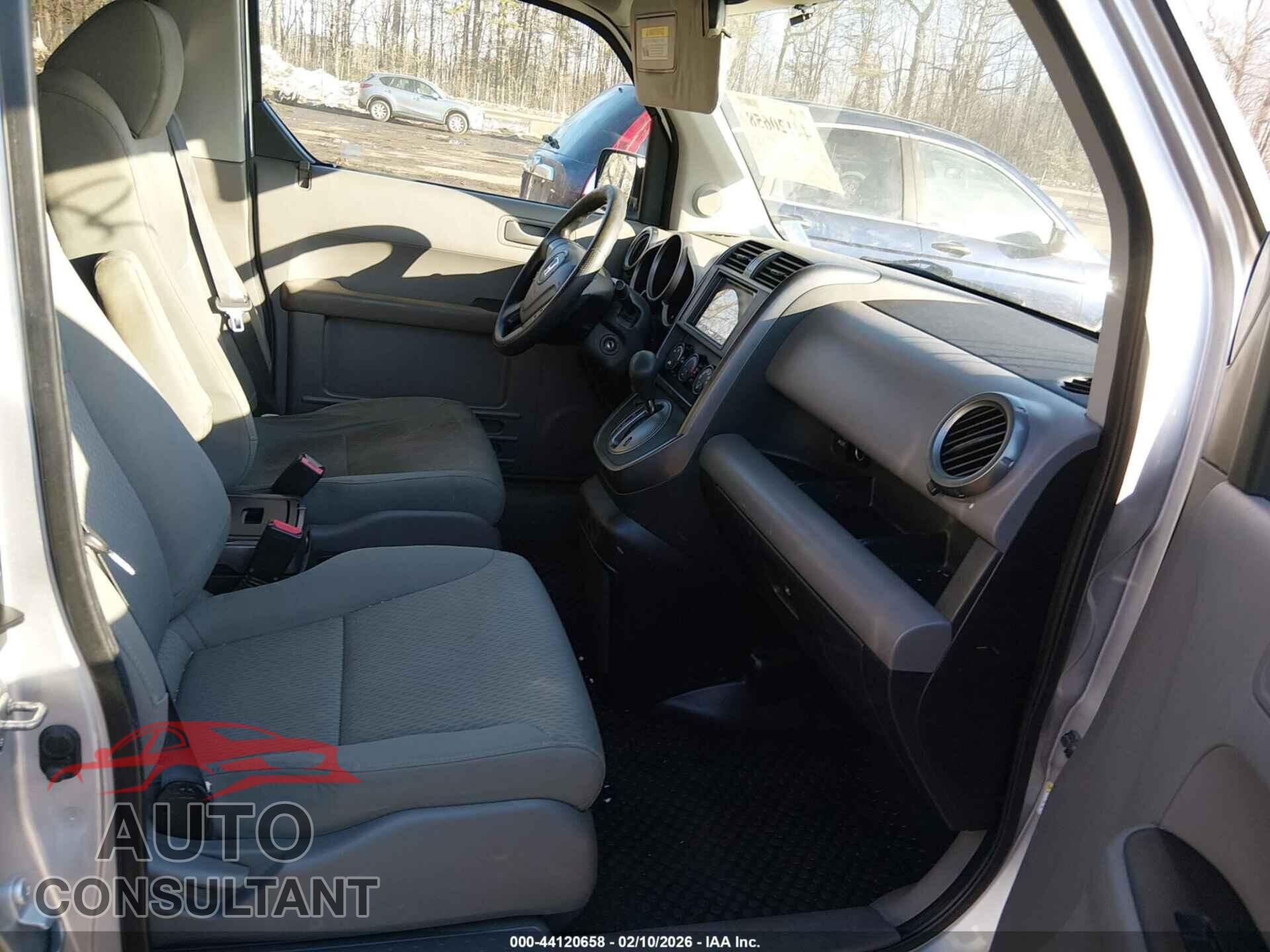 HONDA ELEMENT 2011 - 5J6YH2H74BL003861