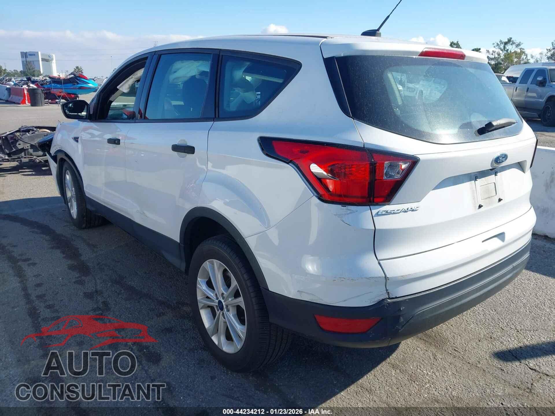 FORD ESCAPE 2019 - 1FMCU0F70KUC04892