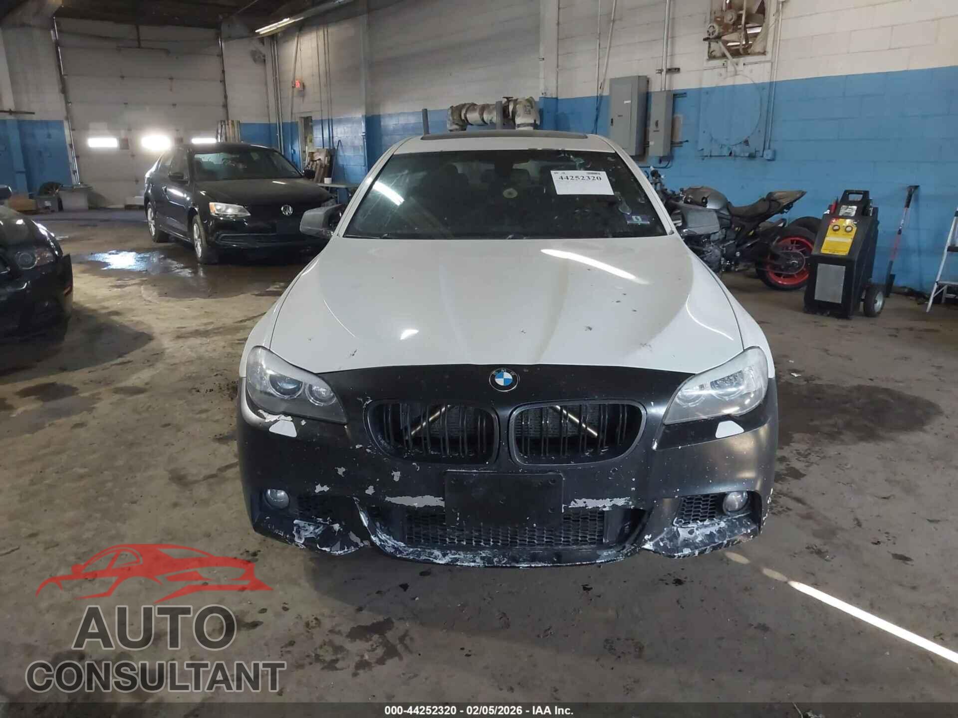 BMW 535I 2013 - WBAFU7C58DDU77012