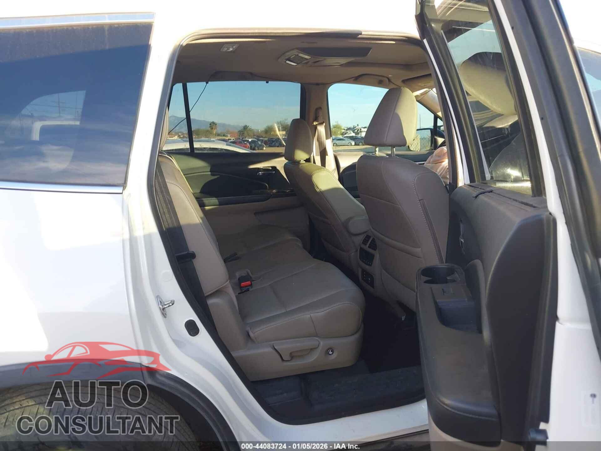 HONDA PILOT 2017 - 5FNYF6H92HB017760