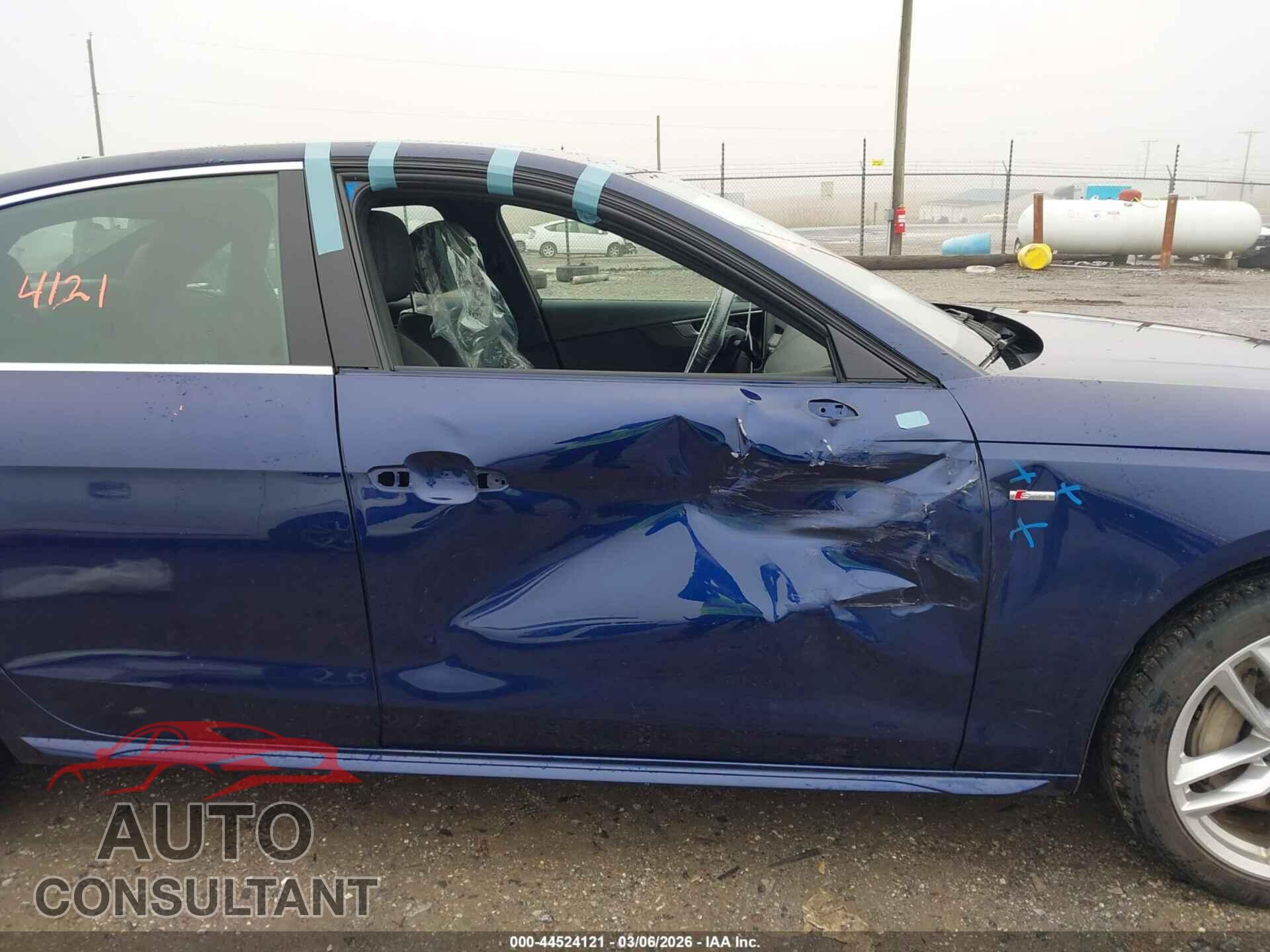 AUDI A4 2021 - WAUDAAF47MA022671