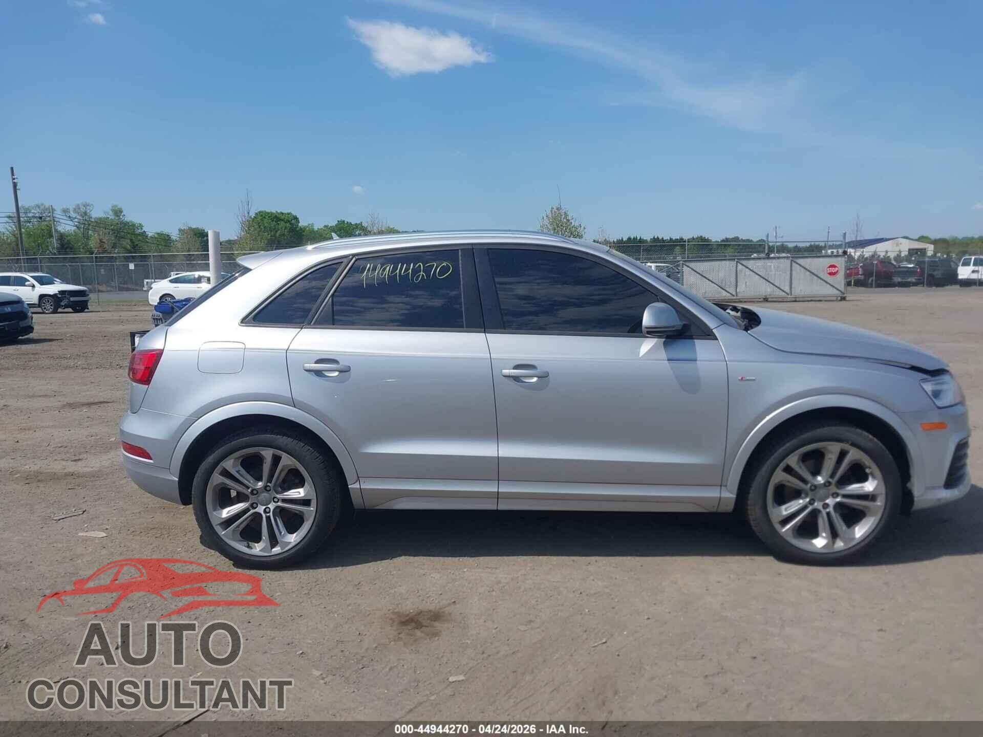 AUDI Q3 2018 - WA1ECCFS6JR014581