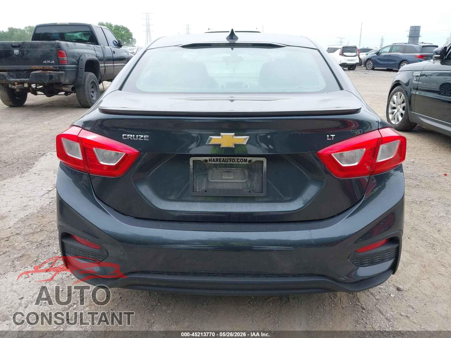 CHEVROLET CRUZE 2017 - 1G1BE5SM0H7145039