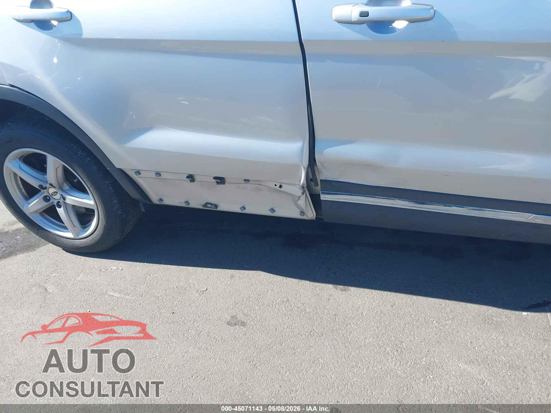 FORD EXPLORER 2018 - 1FM5K7D86JGB51261