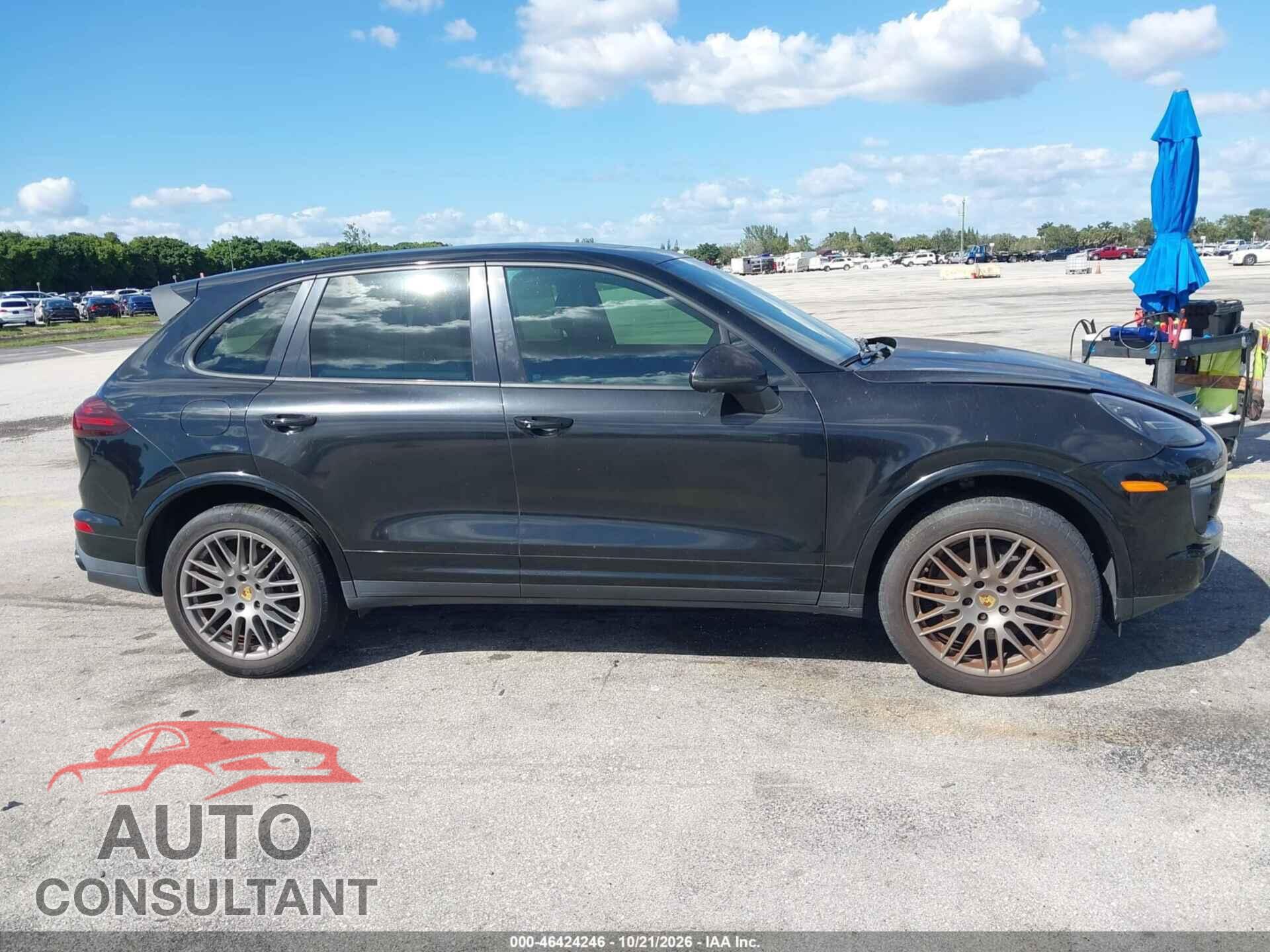 PORSCHE CAYENNE 2017 - WP1AA2A24HKA83900