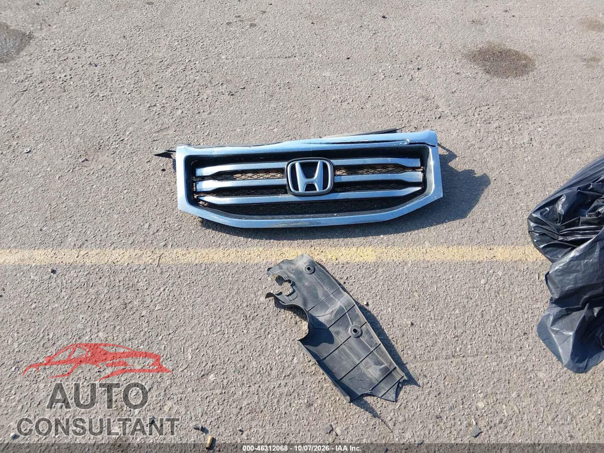 HONDA PILOT 2015 - 5FNYF4H52FB043063