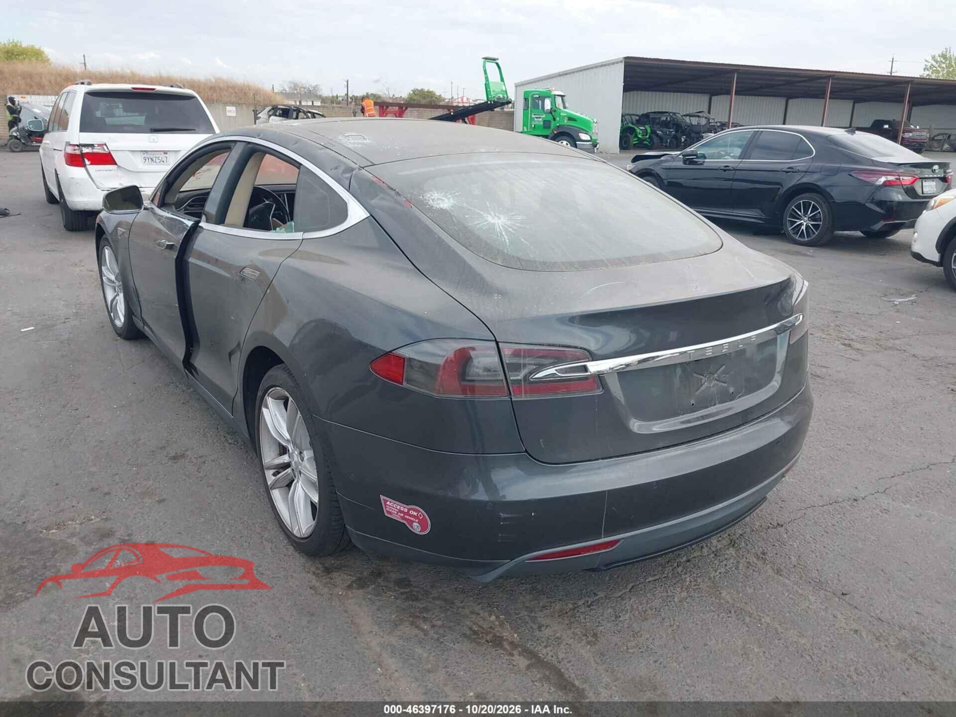 TESLA MODEL S 2015 - 5YJSA1E13FF117367
