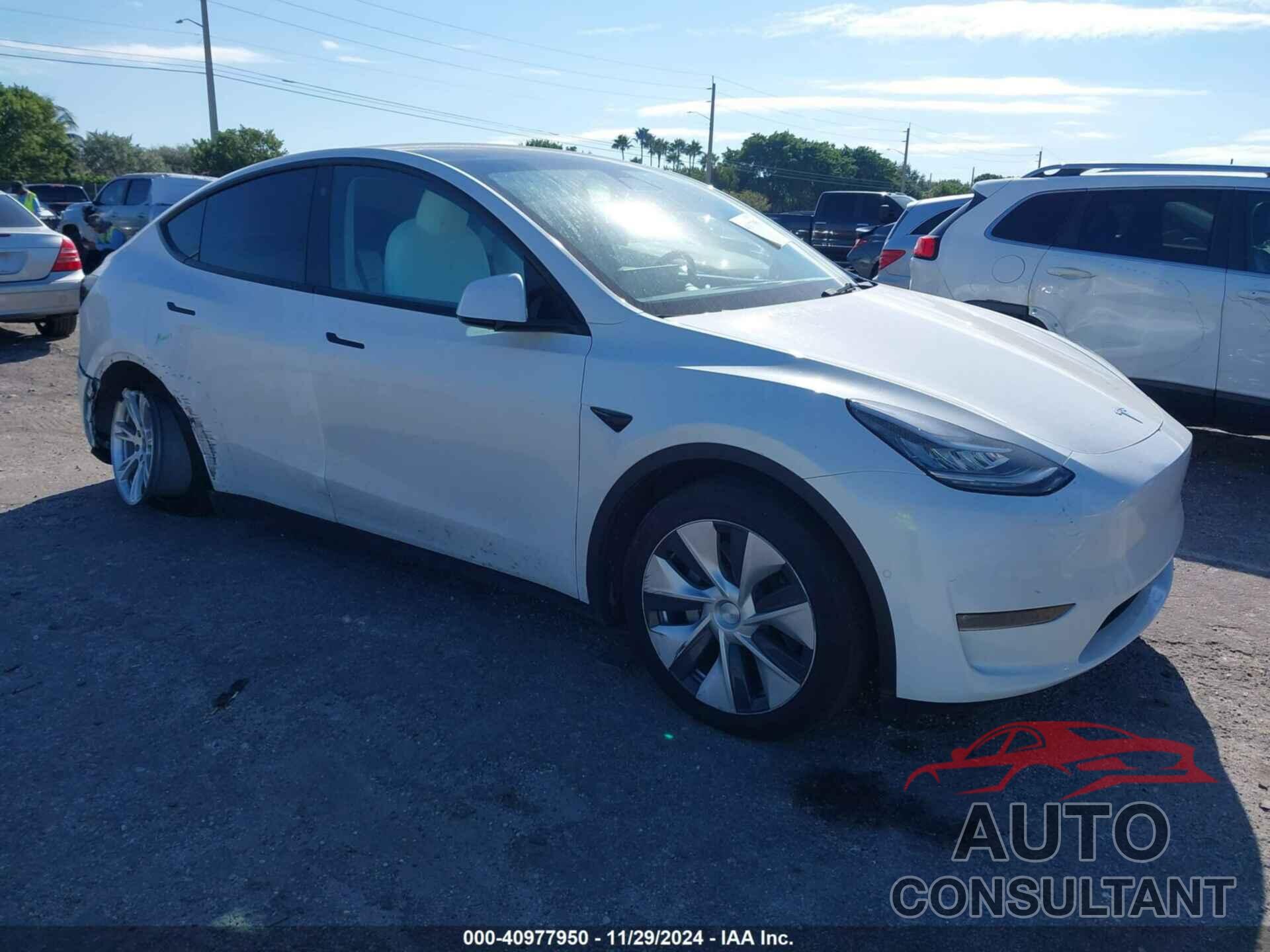 TESLA MODEL Y 2021 - 5YJYGDED5MF115203