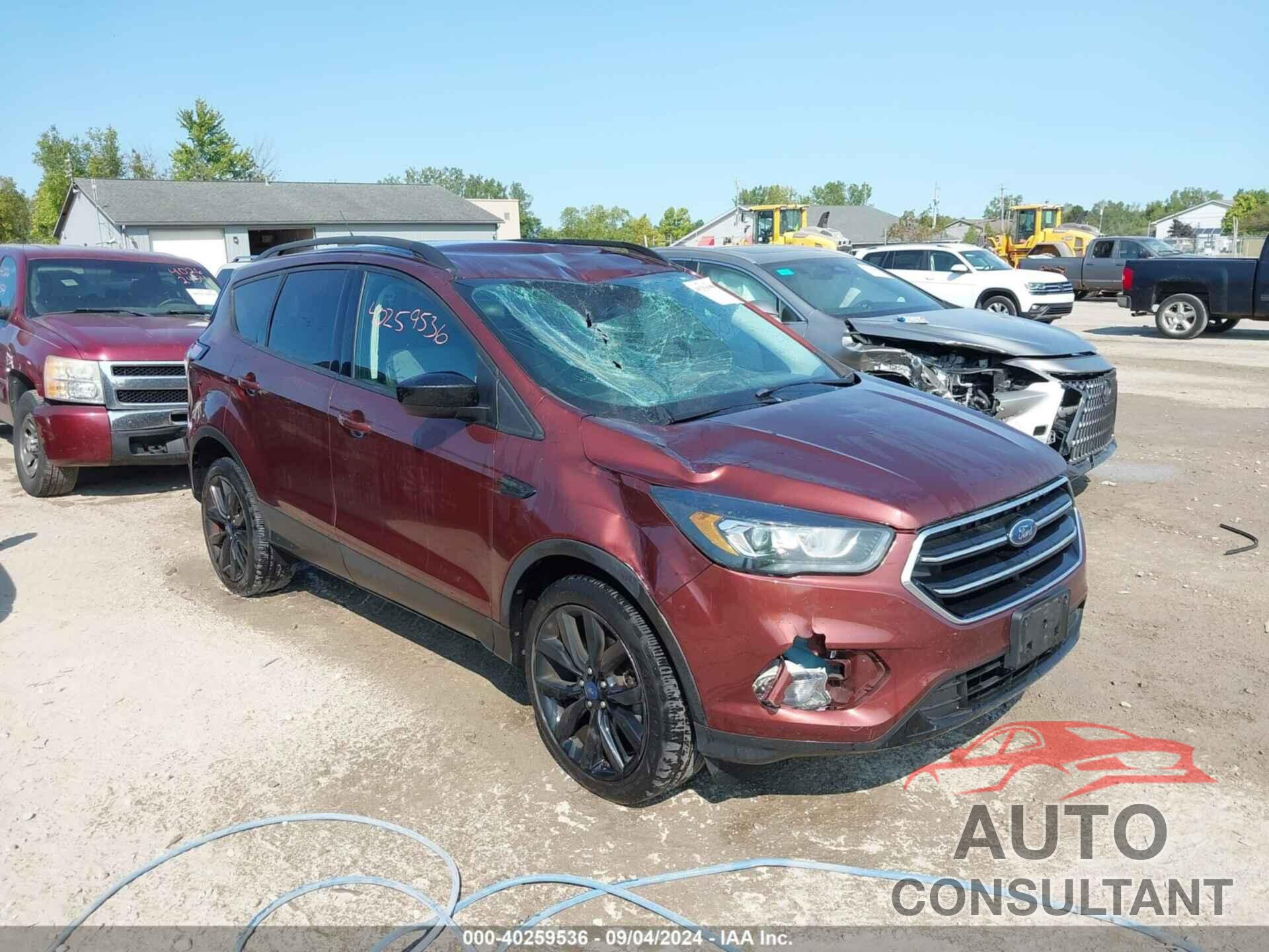 FORD ESCAPE 2018 - 1FMCU0GD5JUB07853