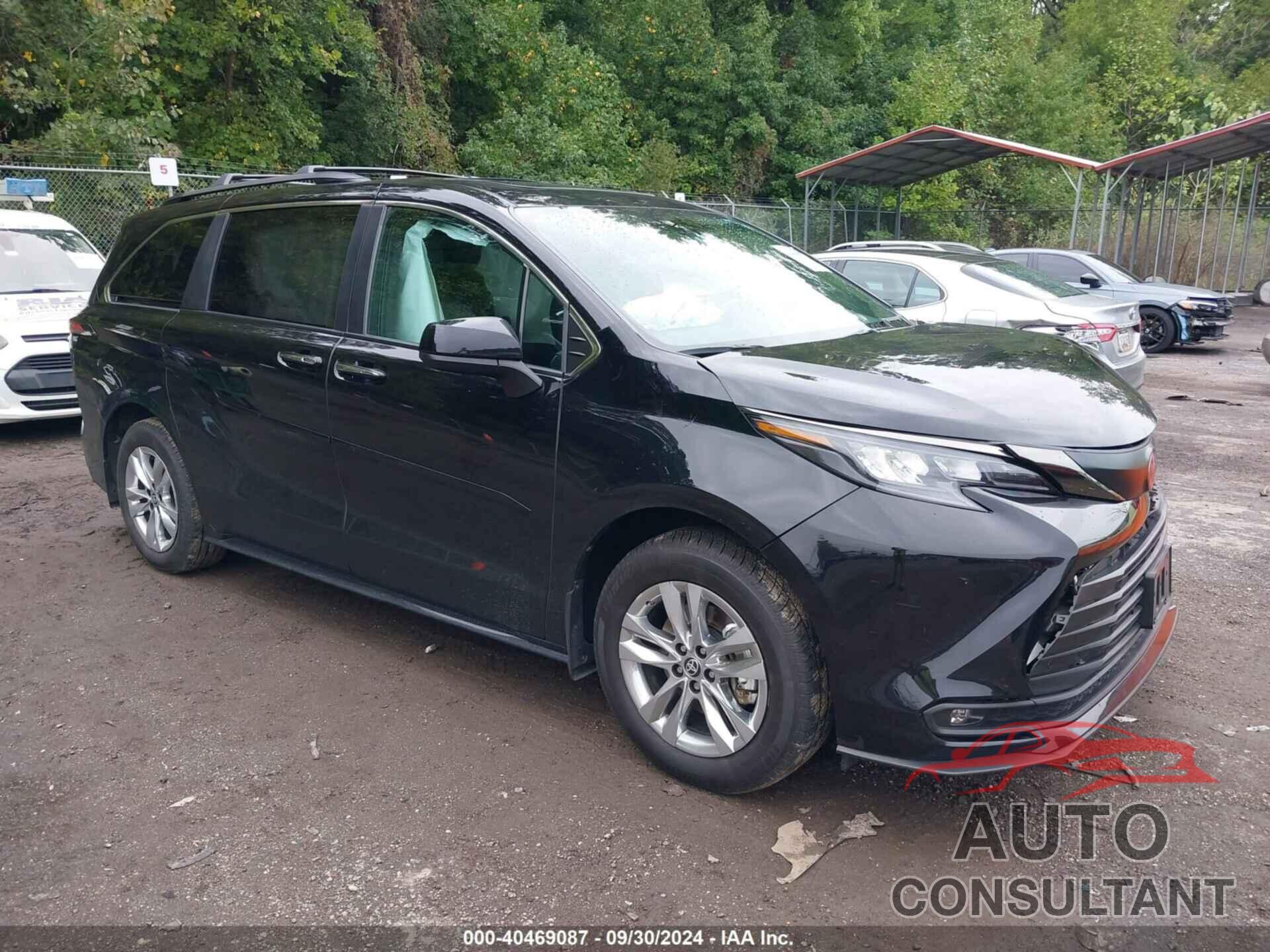 TOYOTA SIENNA 2023 - 5TDCSKFC6PS086460