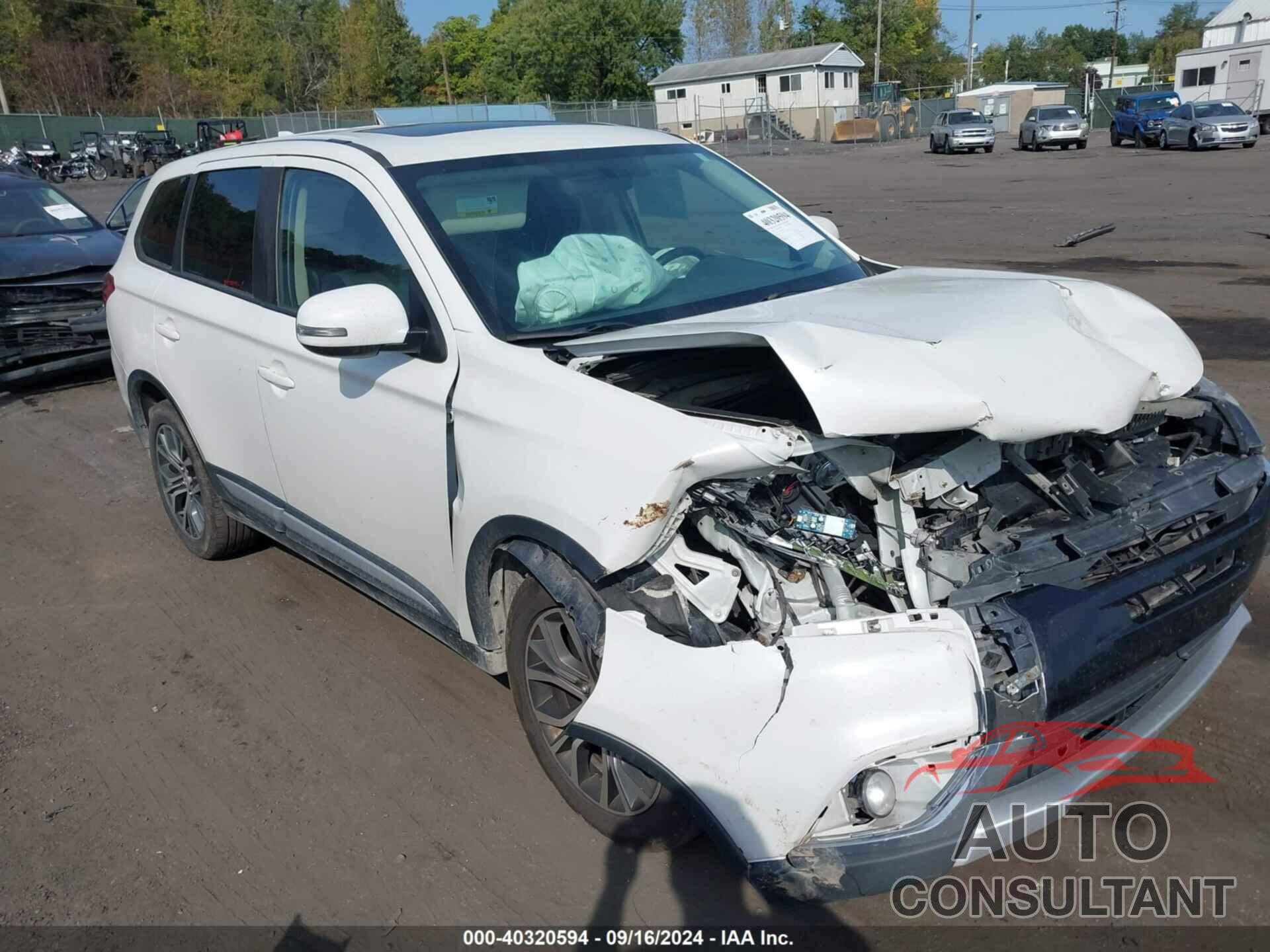MITSUBISHI OUTLANDER 2018 - JA4AZ3A36JZ009216