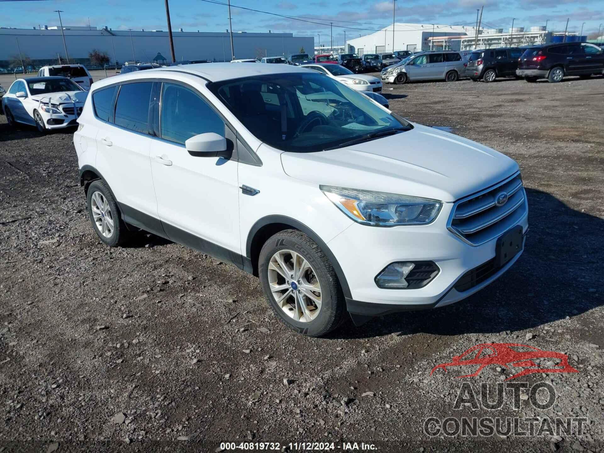 FORD ESCAPE 2017 - 1FMCU9GD8HUB05769