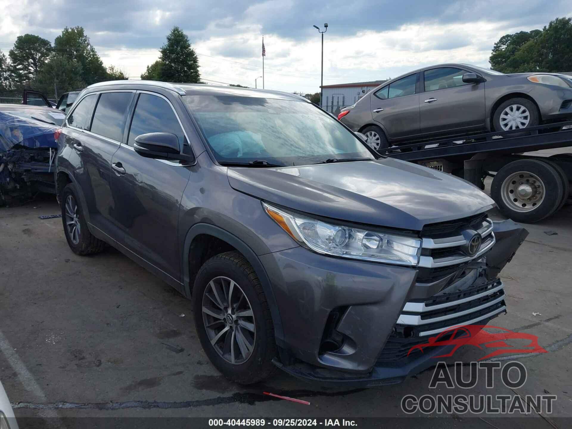 TOYOTA HIGHLANDER 2017 - 5TDKZRFH8HS510184