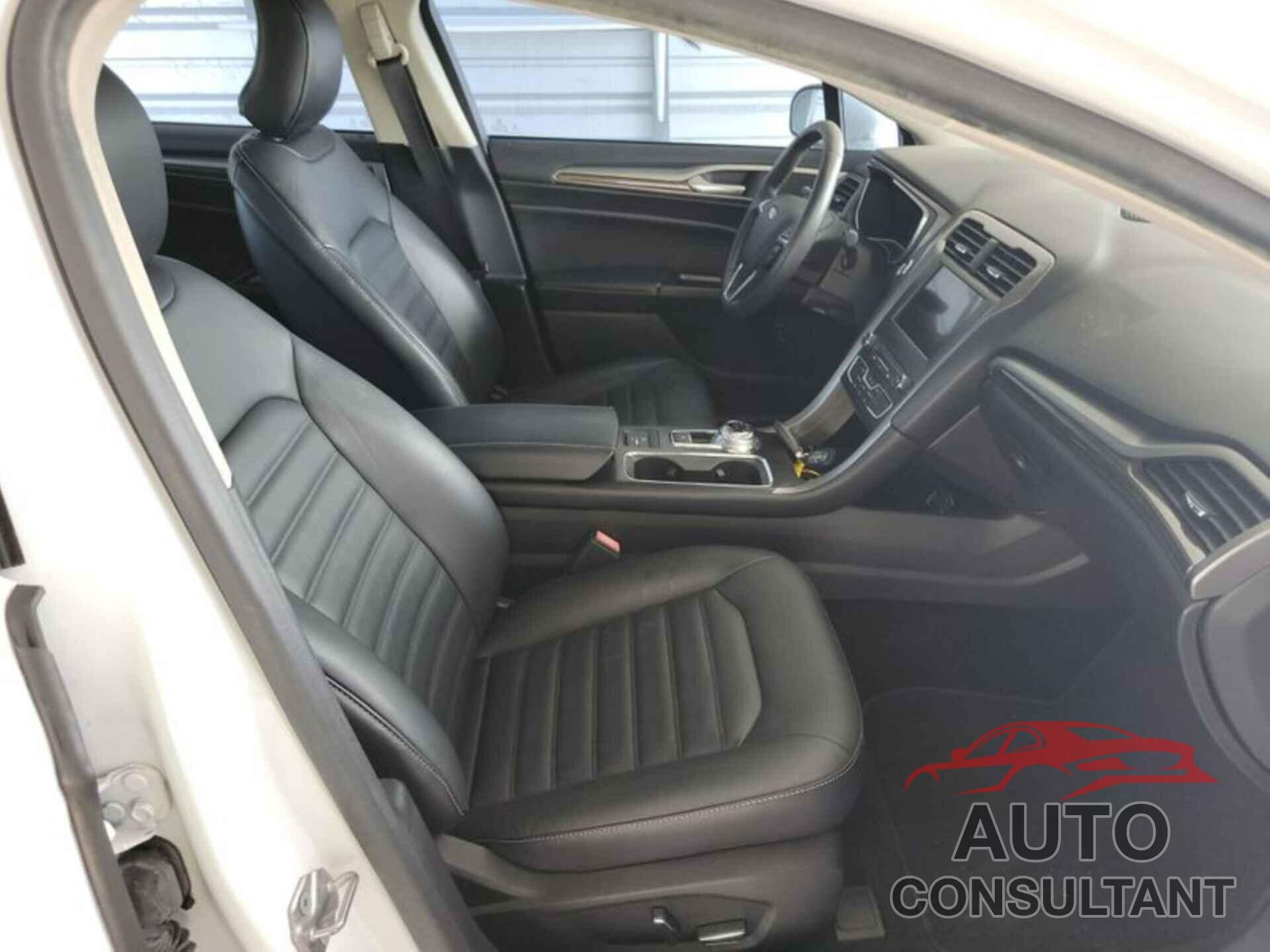 FORD FUSION HYBRID 2018 - 3FA6P0LU0JR278666