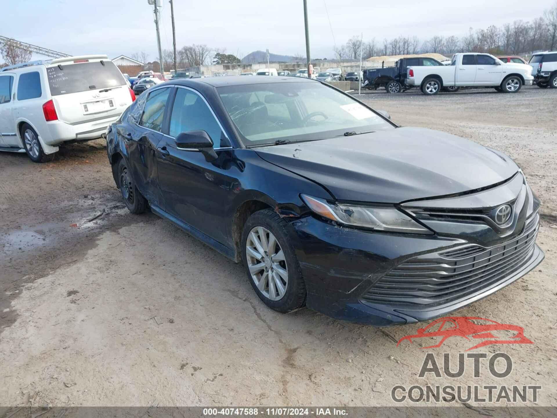 TOYOTA CAMRY 2018 - 4T1B11HK8JU080820