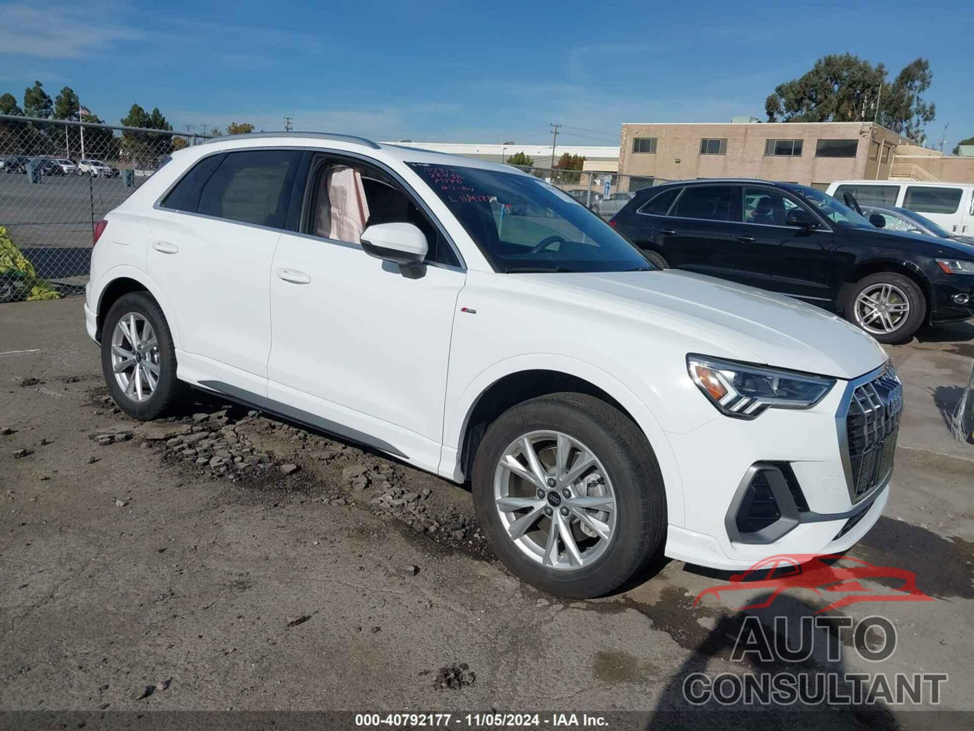 AUDI Q3 2022 - WA1EECF38N1102619