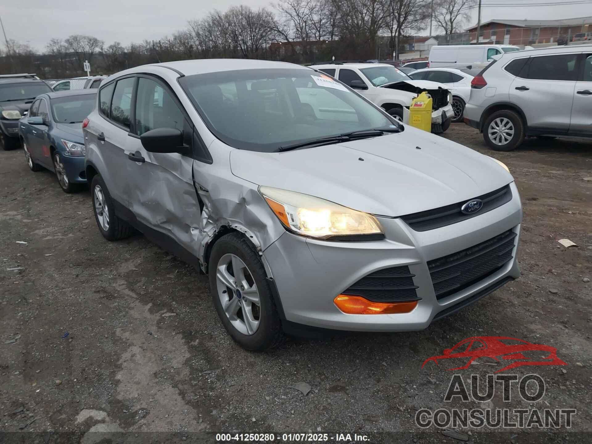 FORD ESCAPE 2015 - 1FMCU0F79FUA03630