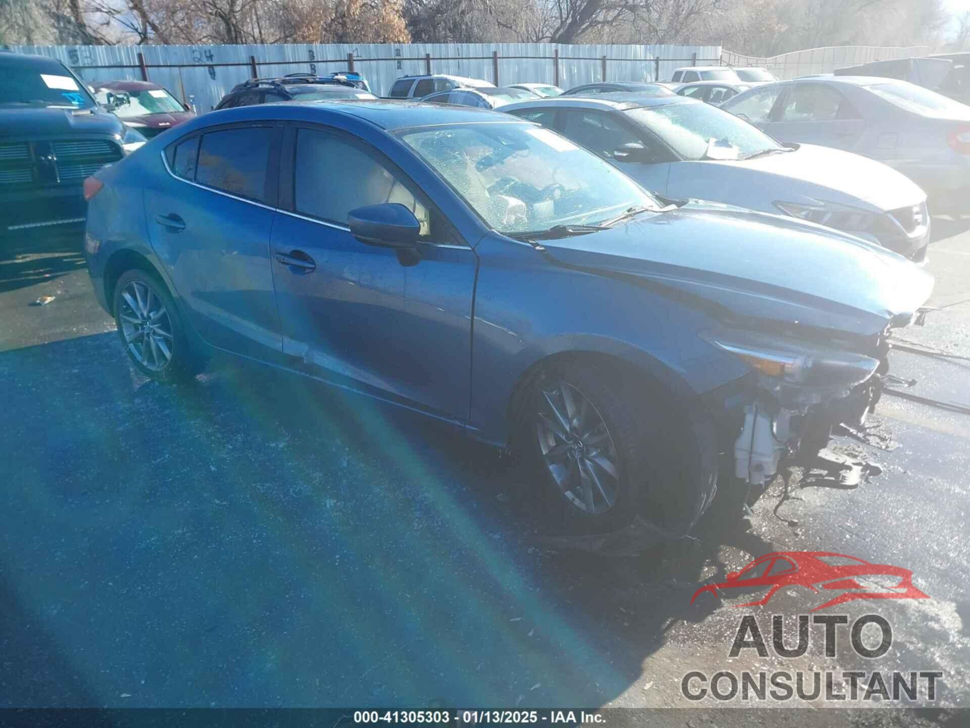 MAZDA MAZDA3 2018 - 3MZBN1W38JM179689