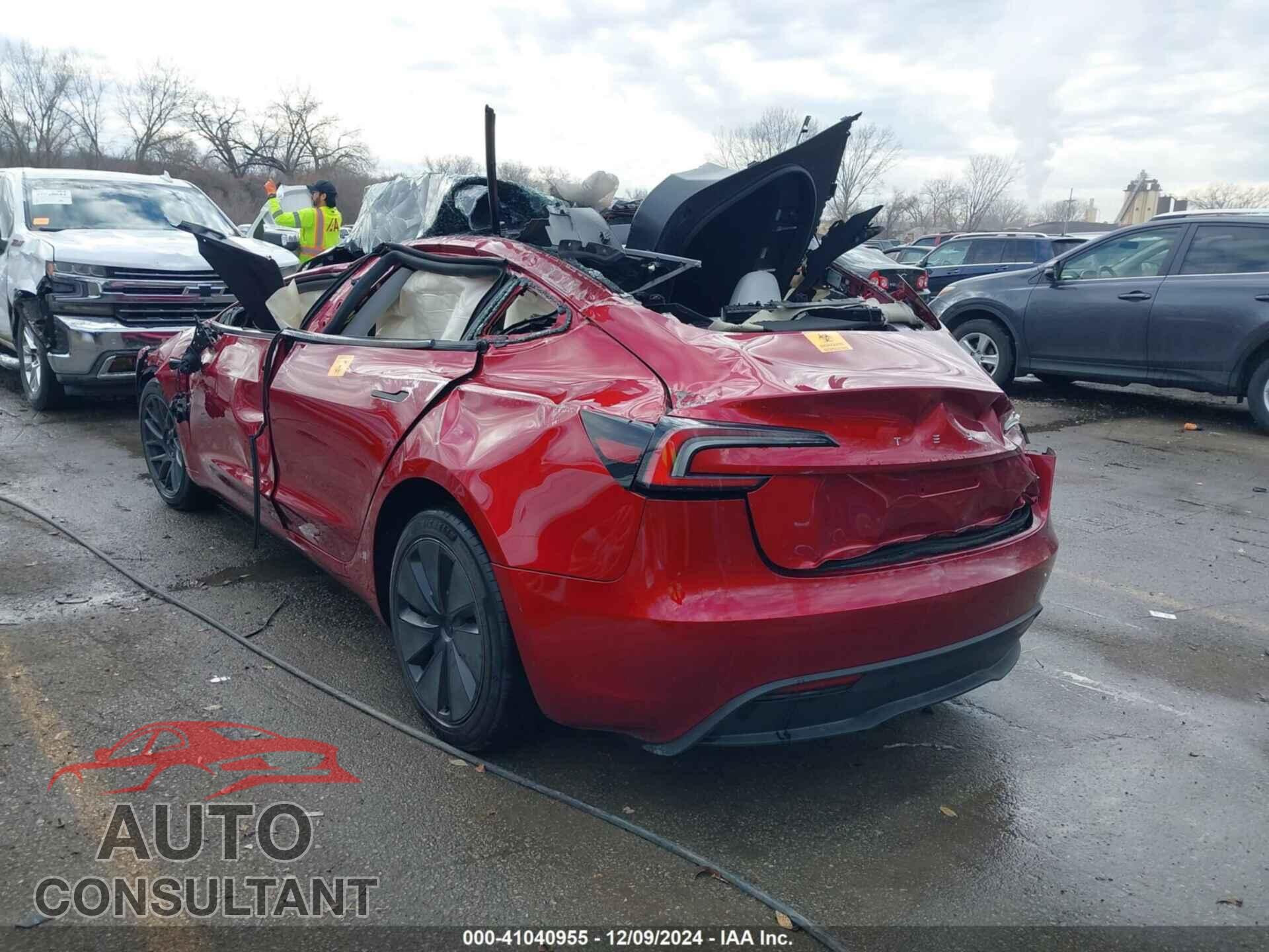 TESLA MODEL 3 2024 - 5YJ3E1EA4RF801552
