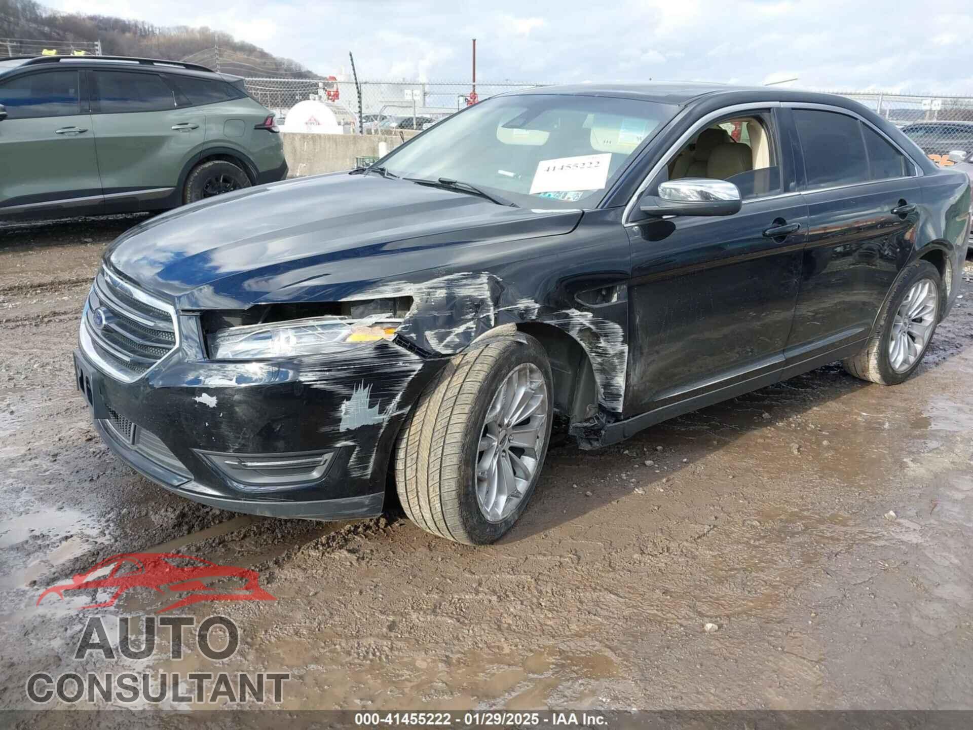 FORD TAURUS 2018 - 1FAHP2F89JG127447
