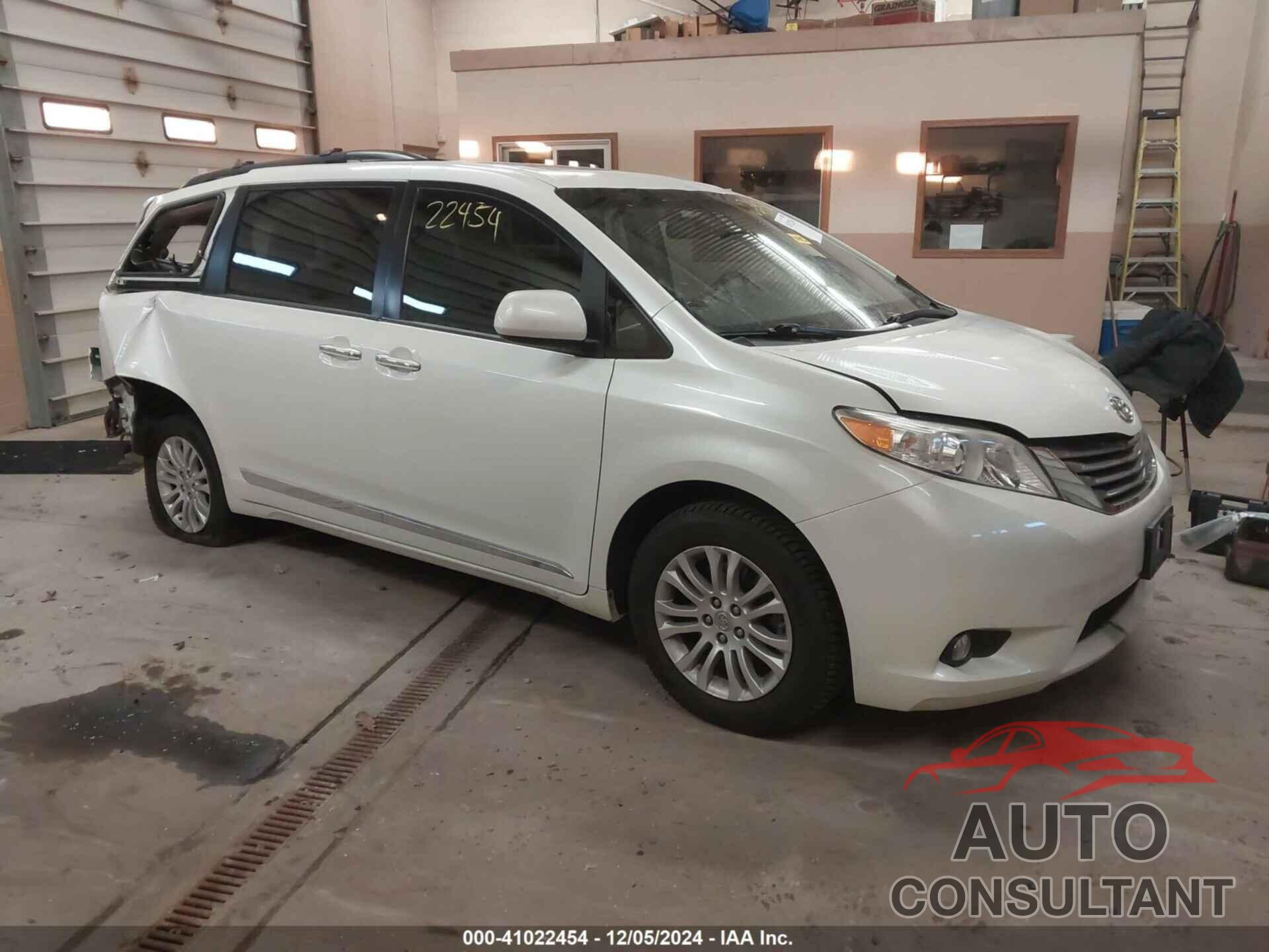 TOYOTA SIENNA 2017 - 5TDYZ3DC7HS887801