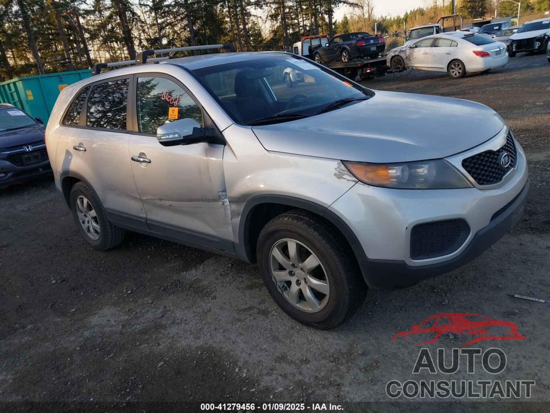 KIA SORENTO 2011 - 5XYKT3A13BG153686