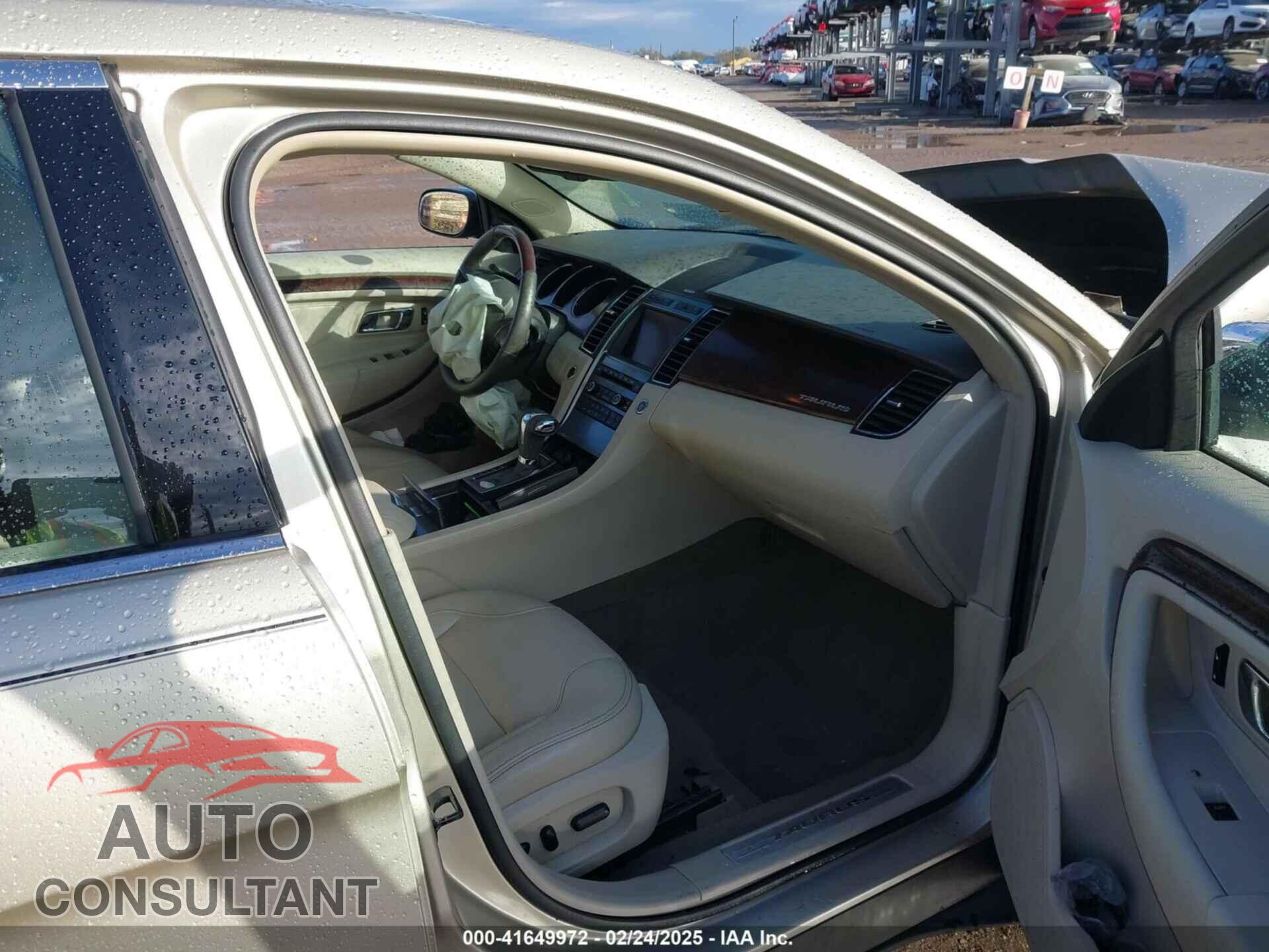 FORD TAURUS 2010 - 1FAHP2FW1AG101231