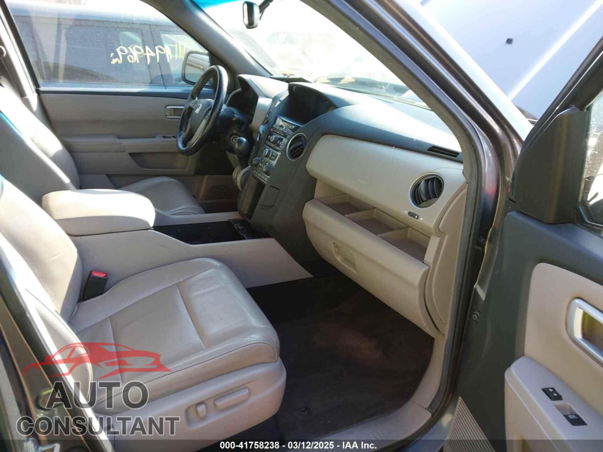 HONDA PILOT 2013 - 5FNYF4H52DB020184