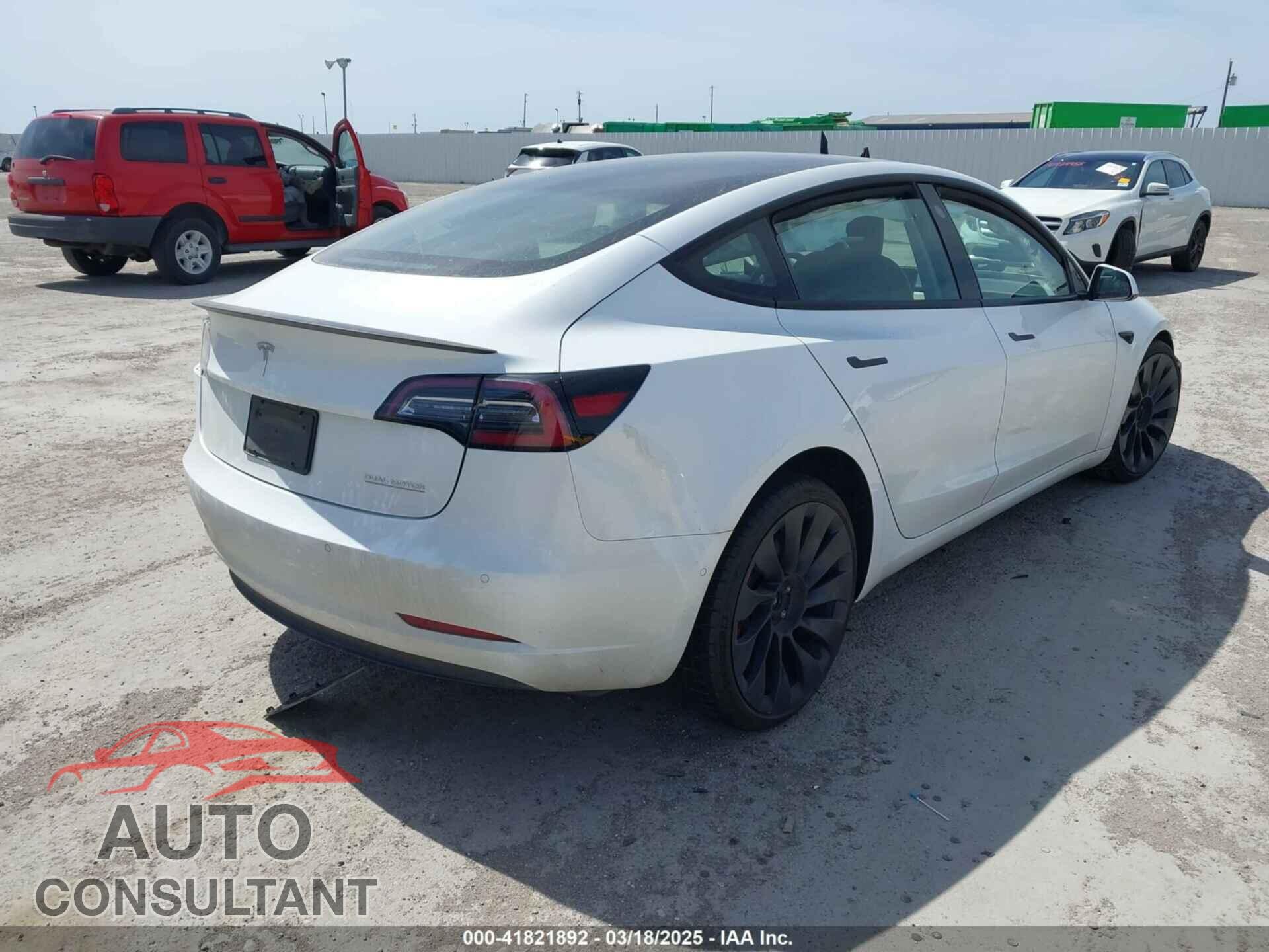 TESLA MODEL 3 2021 - 5YJ3E1EC8MF044388