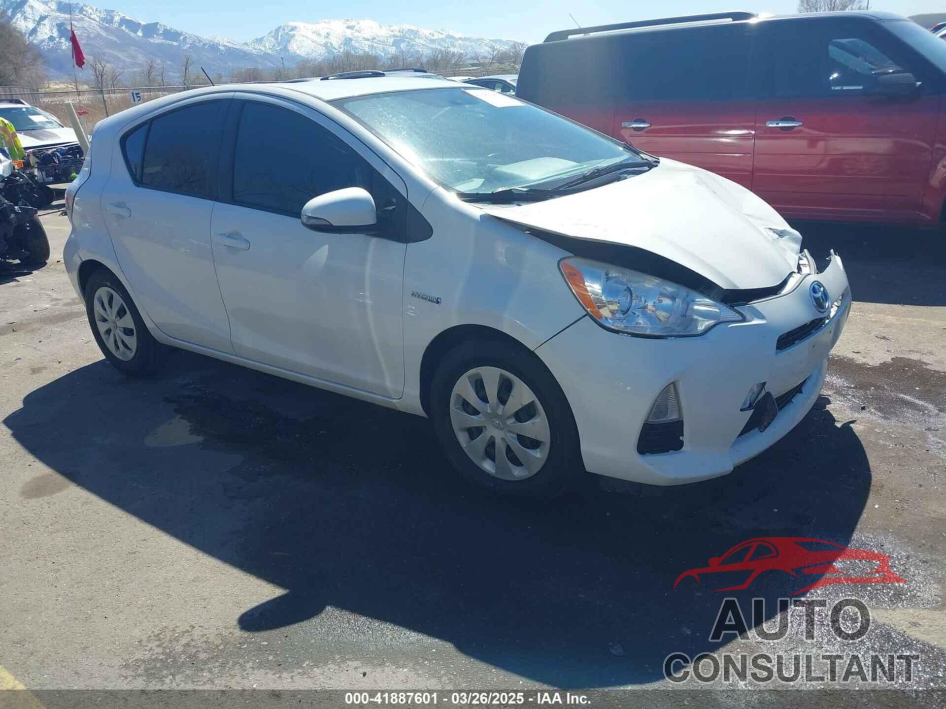 TOYOTA PRIUS C 2014 - JTDKDTB31E1566854