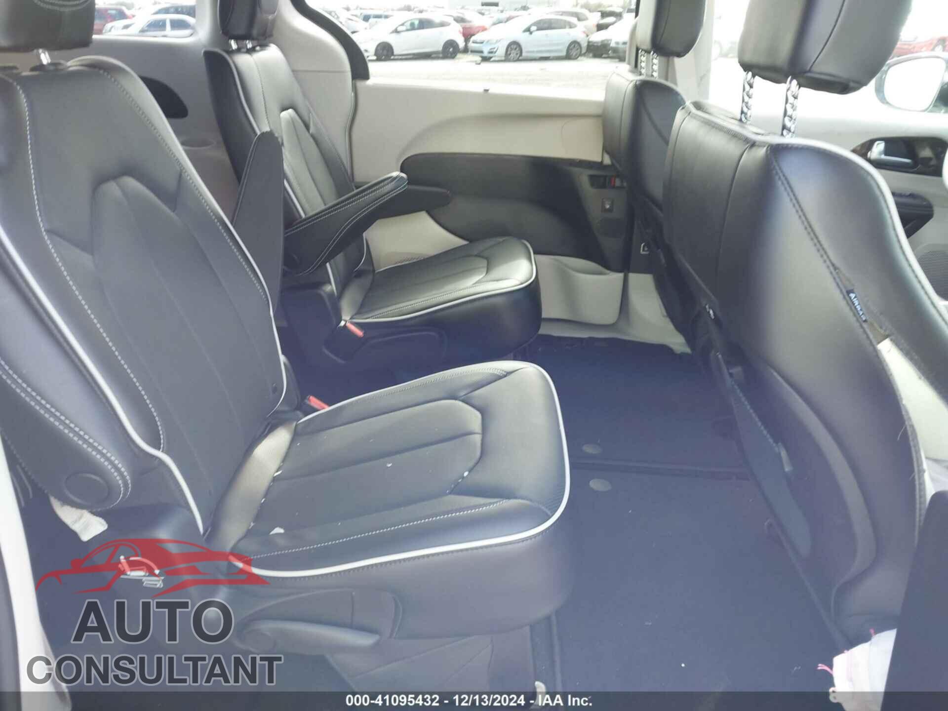 CHRYSLER PACIFICA 2023 - 2C4RC1GG0PR597769