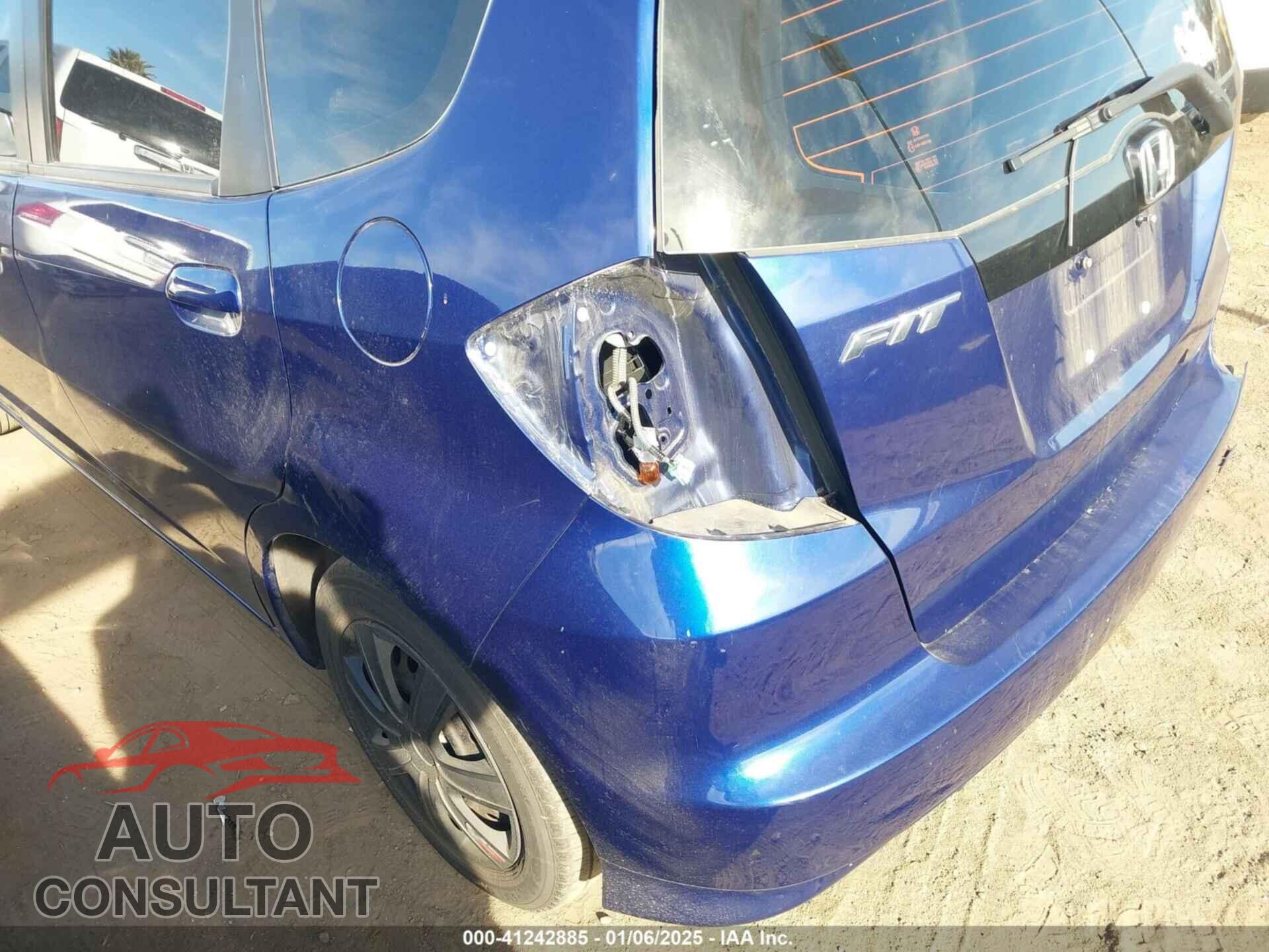 HONDA FIT 2013 - JHMGE8H38DC063444