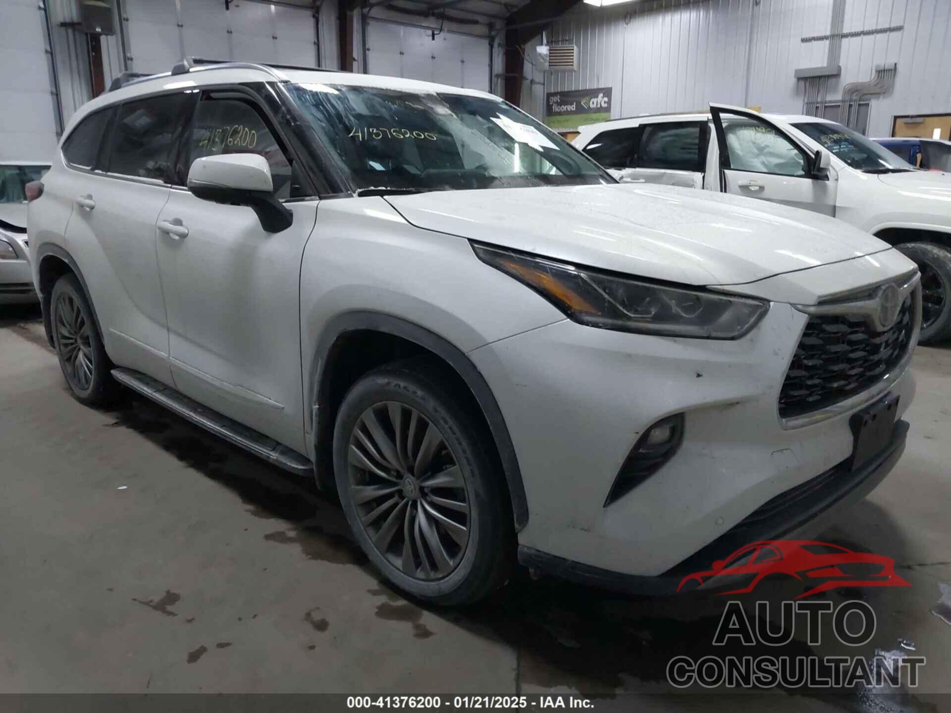 TOYOTA HIGHLANDER 2022 - 5TDFZRBH5NS203414