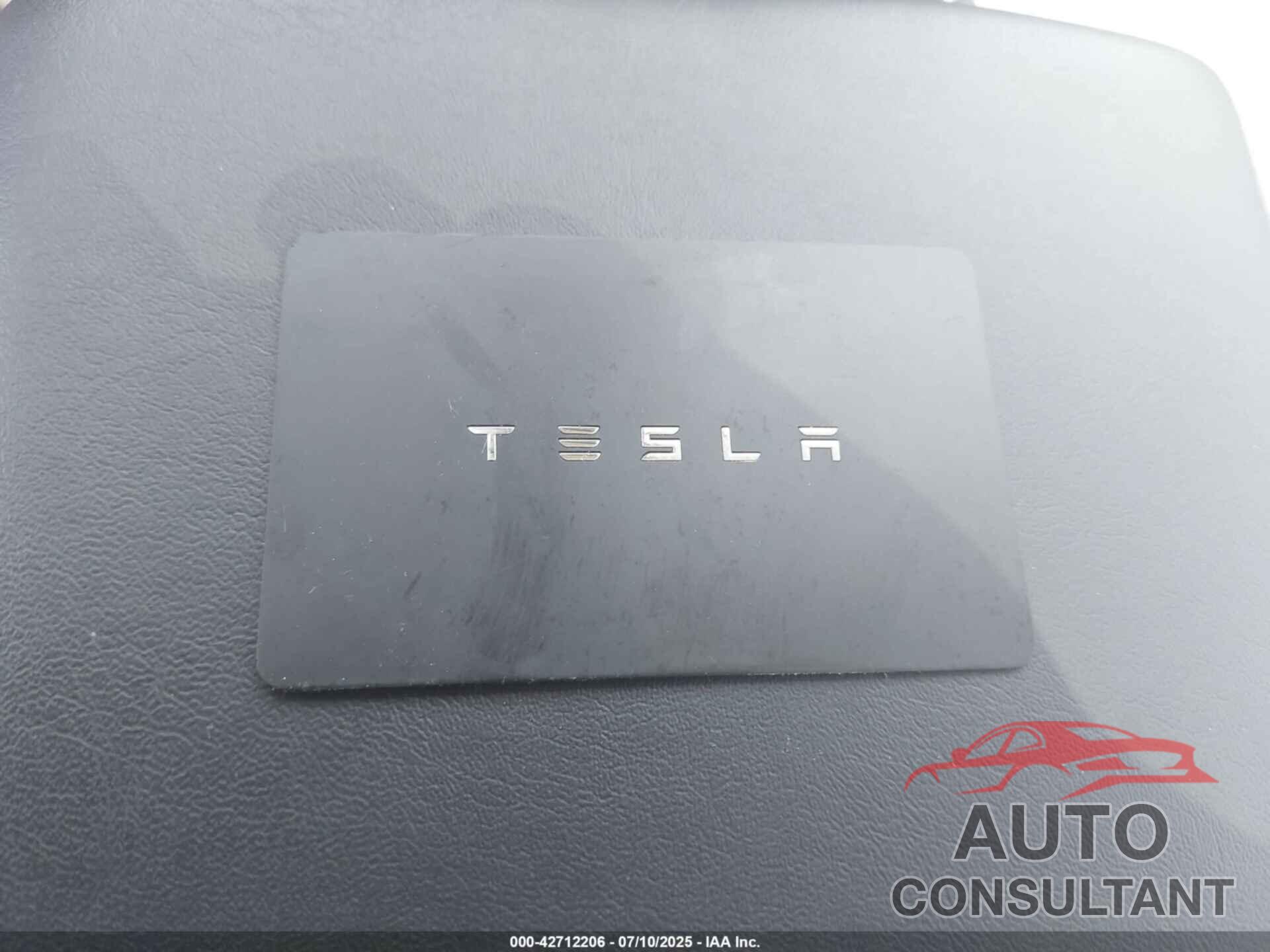 TESLA MODEL 3 2019 - 5YJ3E1EB8KF393295