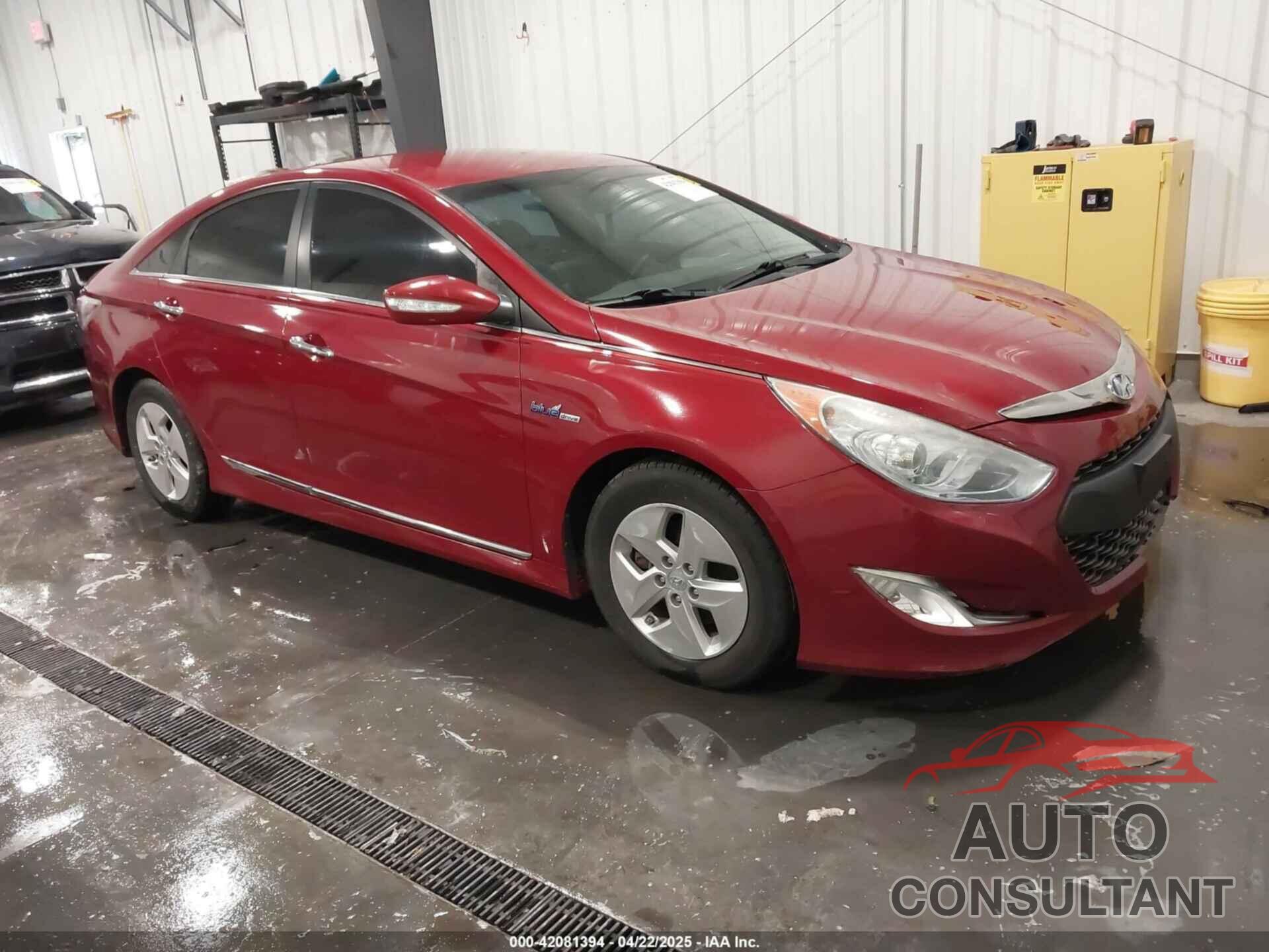 HYUNDAI SONATA HYBRID 2011 - KMHEC4A43BA017261