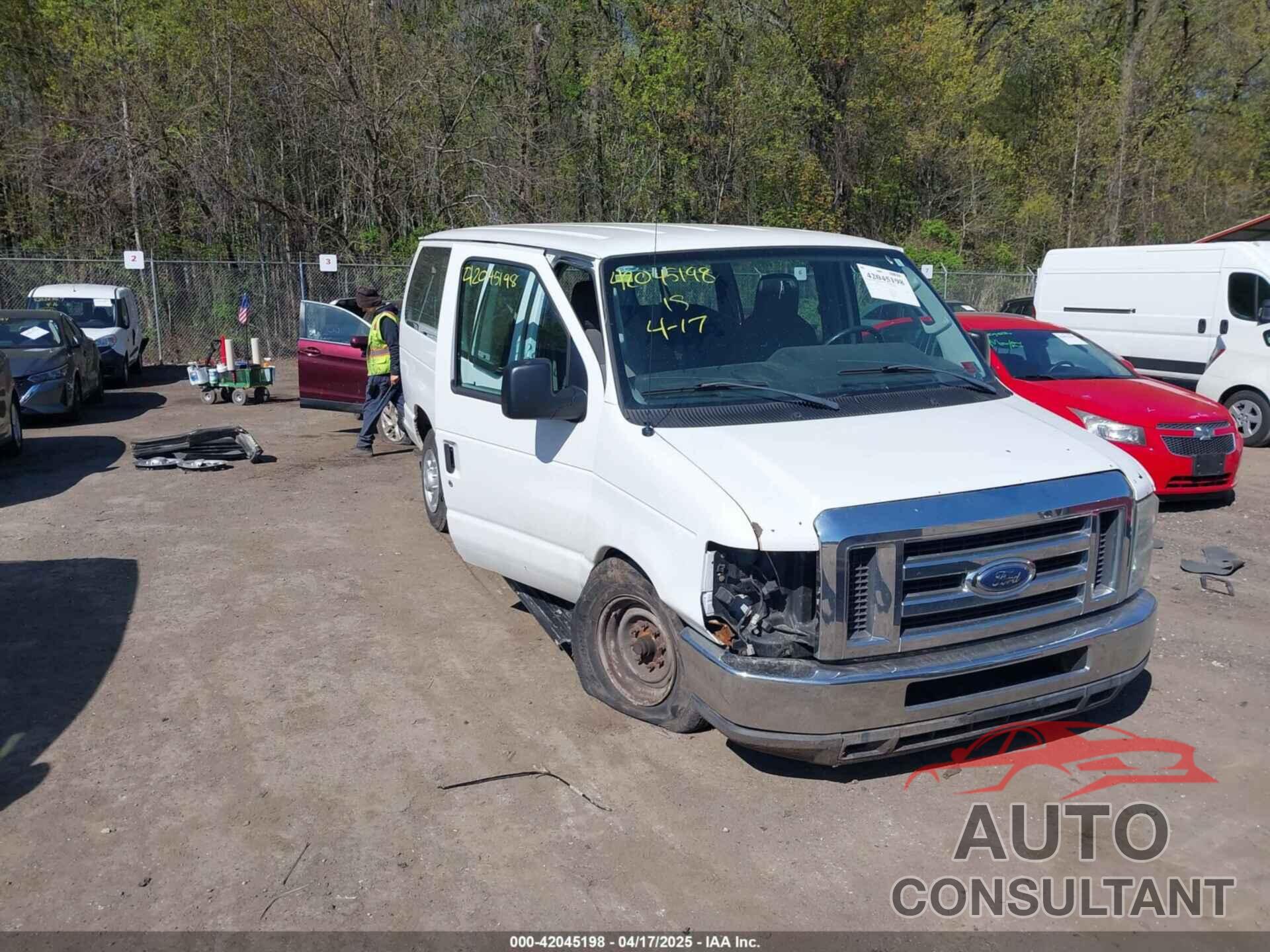 FORD E-350 SUPER DUTY 2011 - 1FBNE3BL4BDA01023