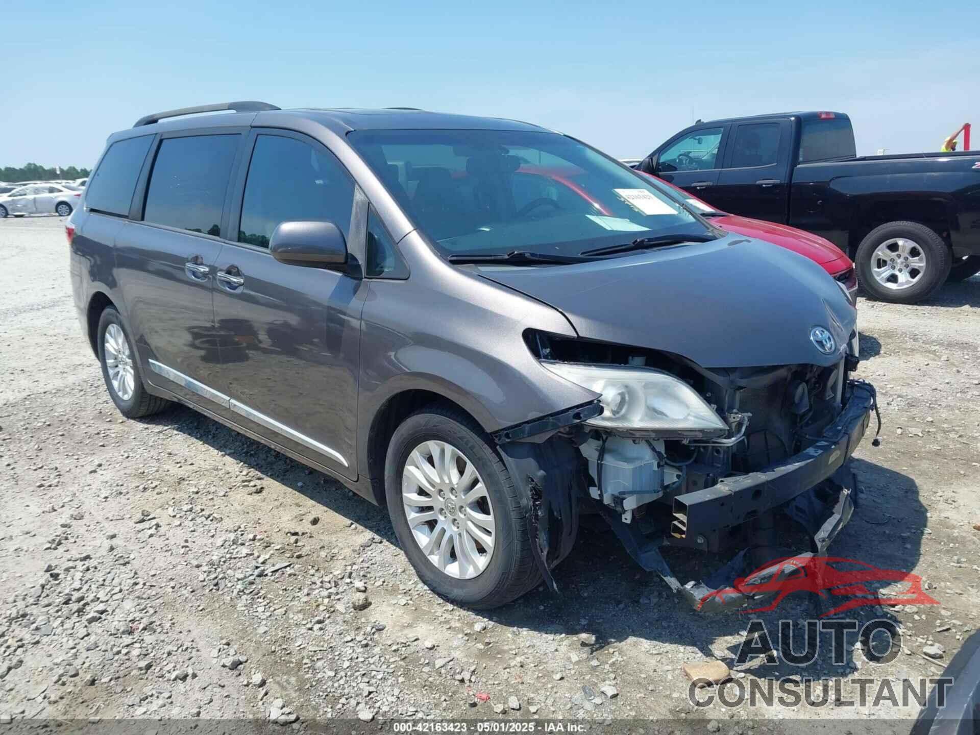 TOYOTA SIENNA 2015 - 5TDYK3DC2FS659691