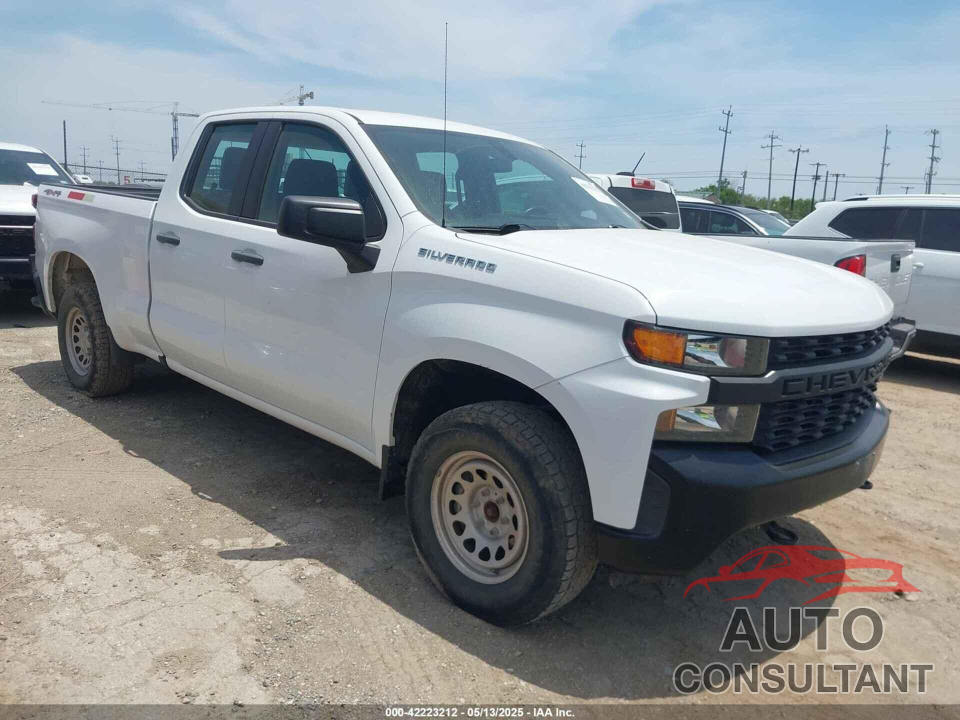 CHEVROLET SILVERADO 1500 2021 - 1GCRYAEF9MZ211203