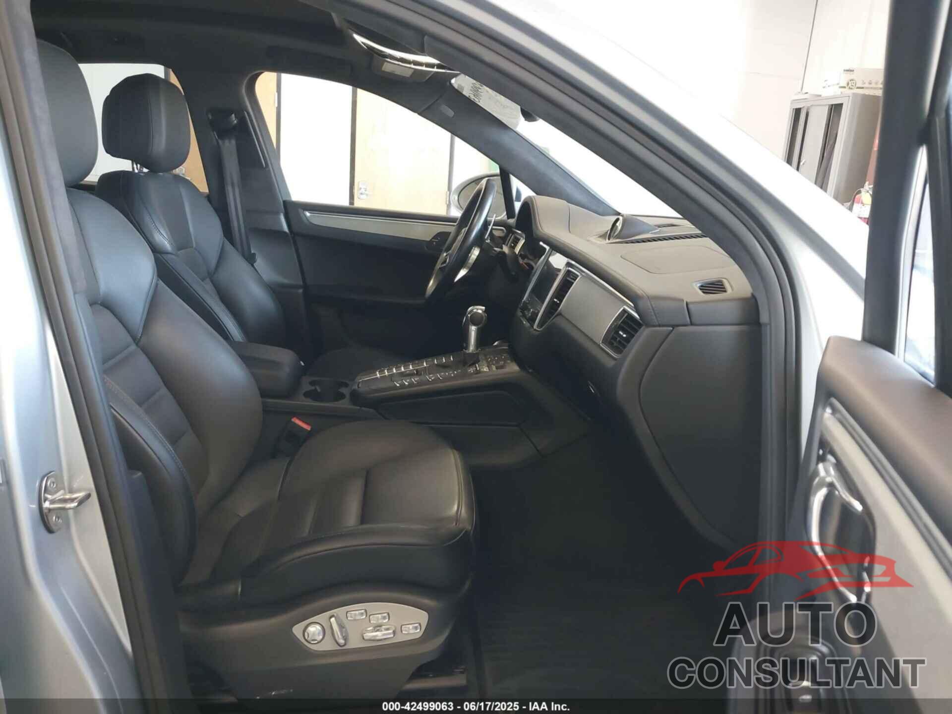 PORSCHE MACAN 2017 - WP1AF2A53HLB60570