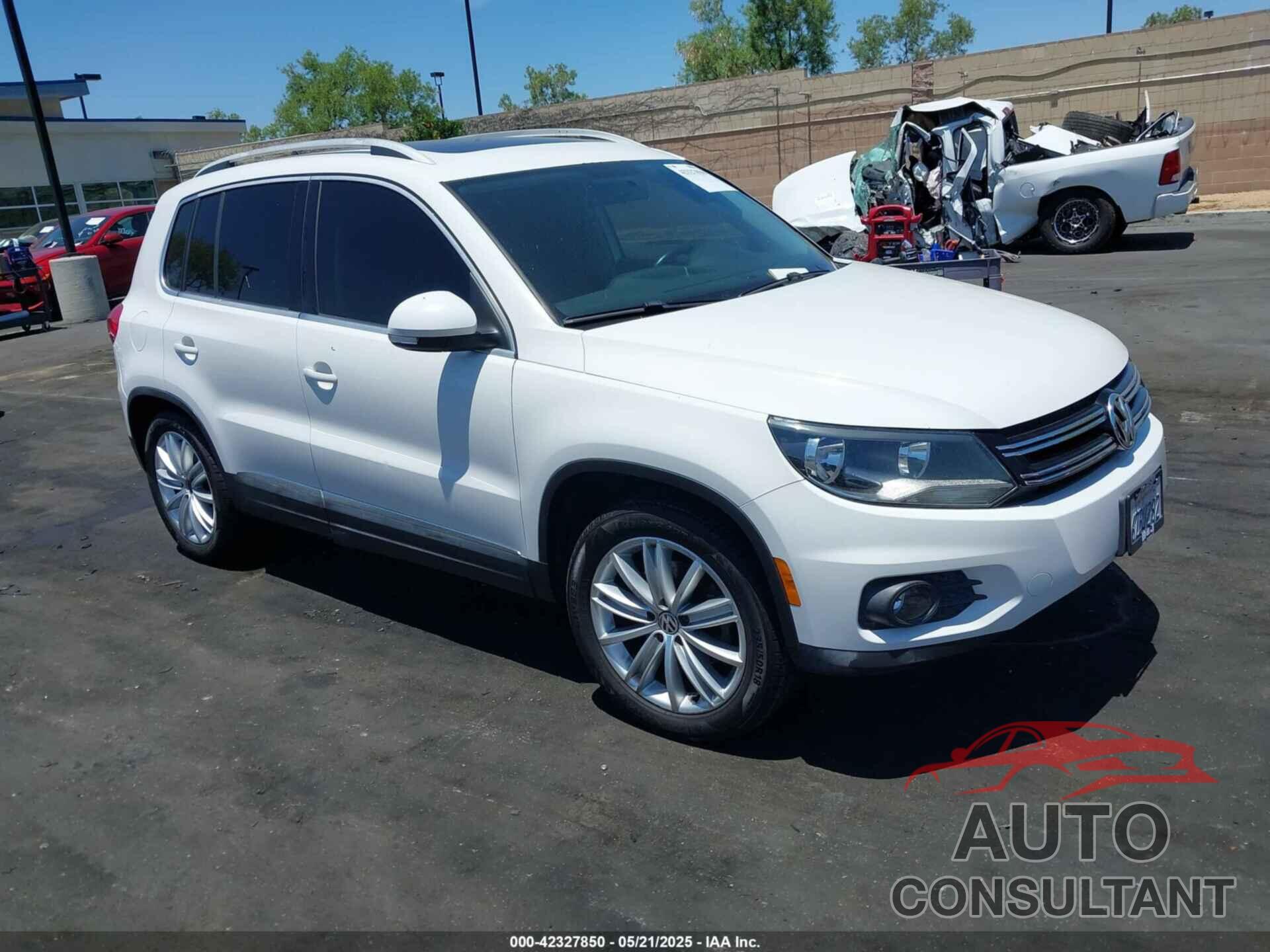 VOLKSWAGEN TIGUAN 2013 - WVGAV7AX8DW544688