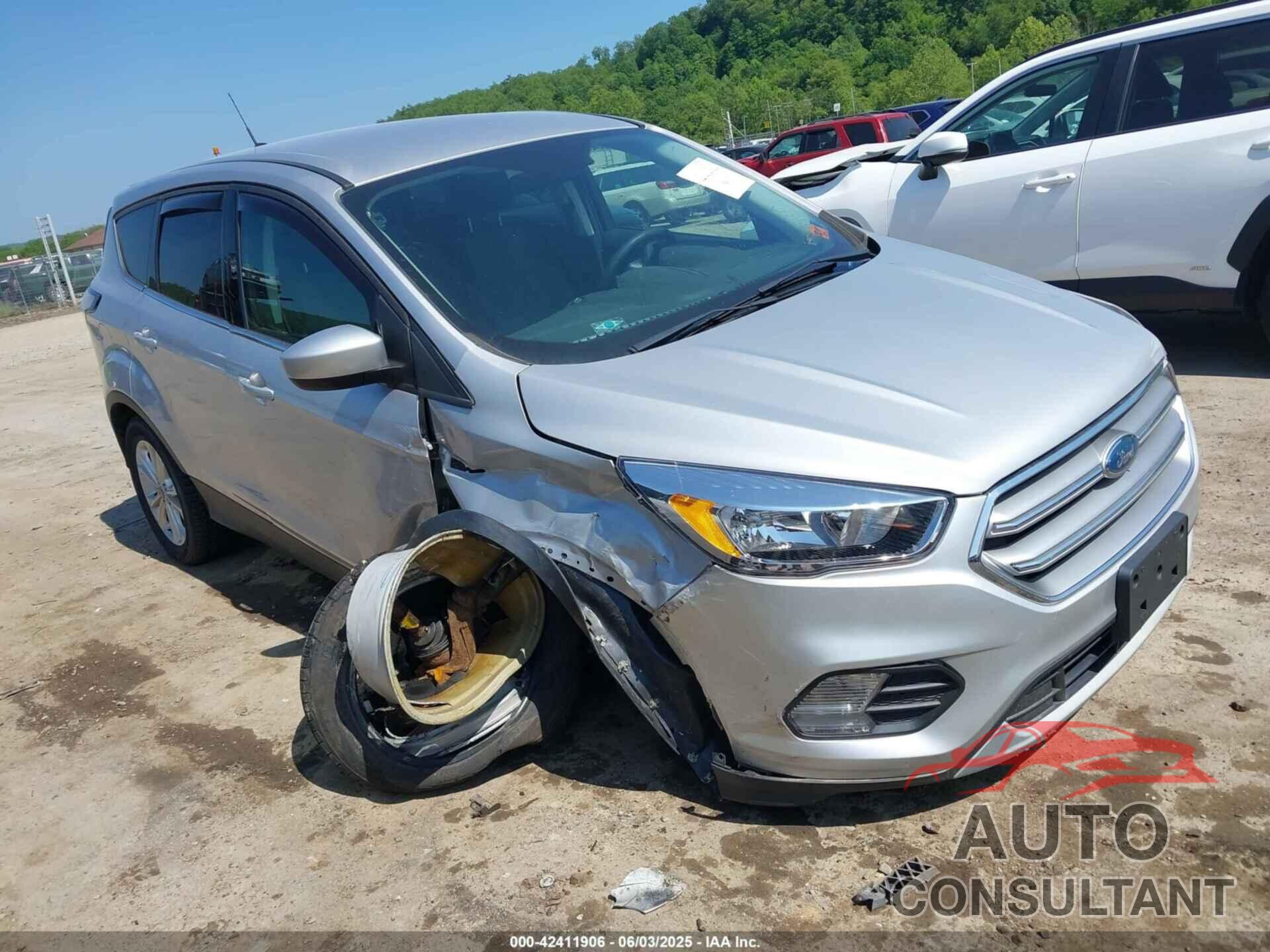FORD ESCAPE 2017 - 1FMCU9G93HUB67348