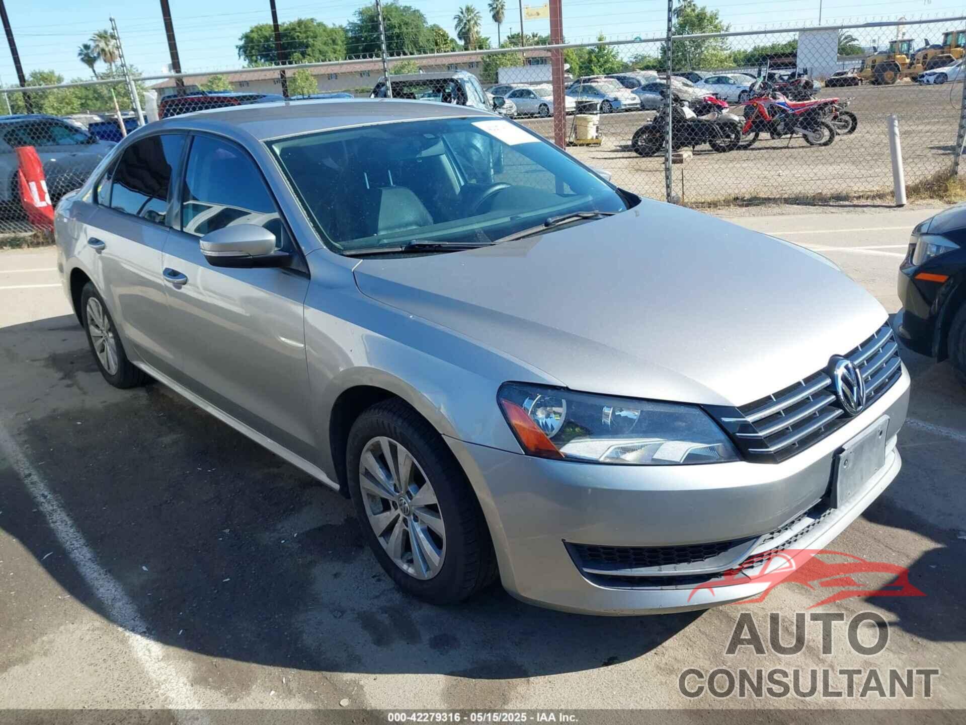 VOLKSWAGEN PASSAT 2013 - 1VWAP7A3XDC050908