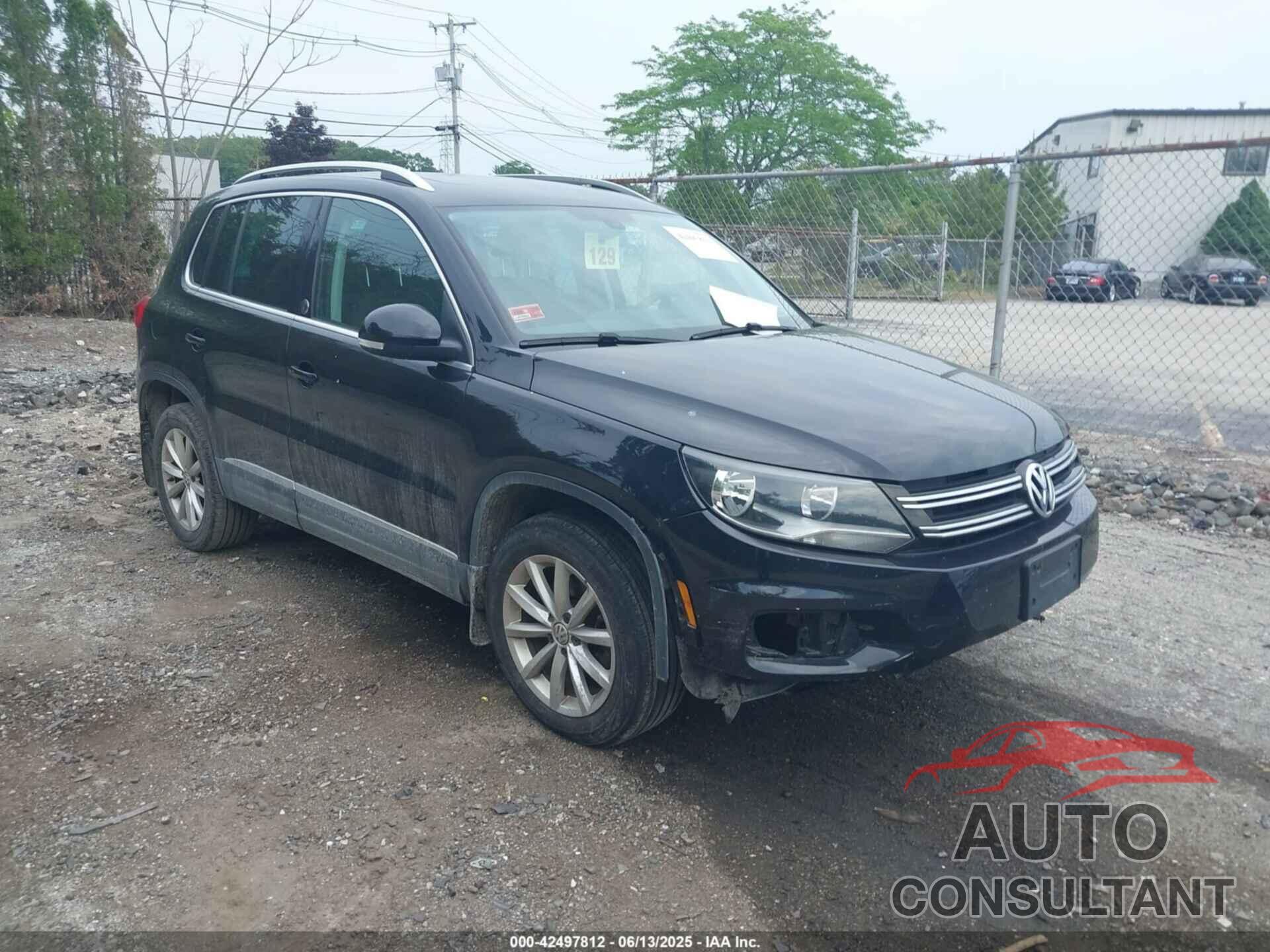 VOLKSWAGEN TIGUAN 2017 - WVGSV7AX3HK037795