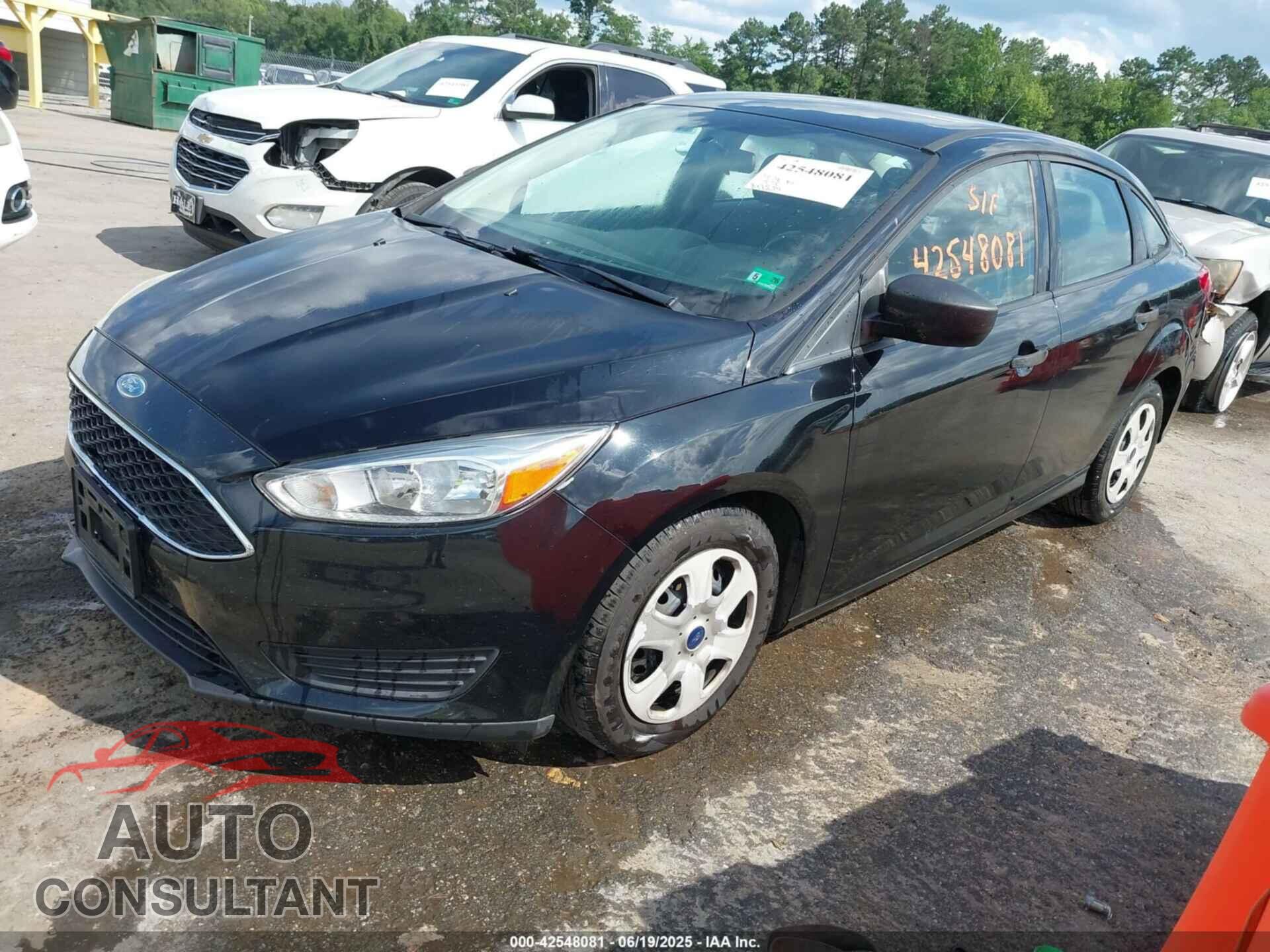 FORD FOCUS 2017 - 1FADP3E25HL307303